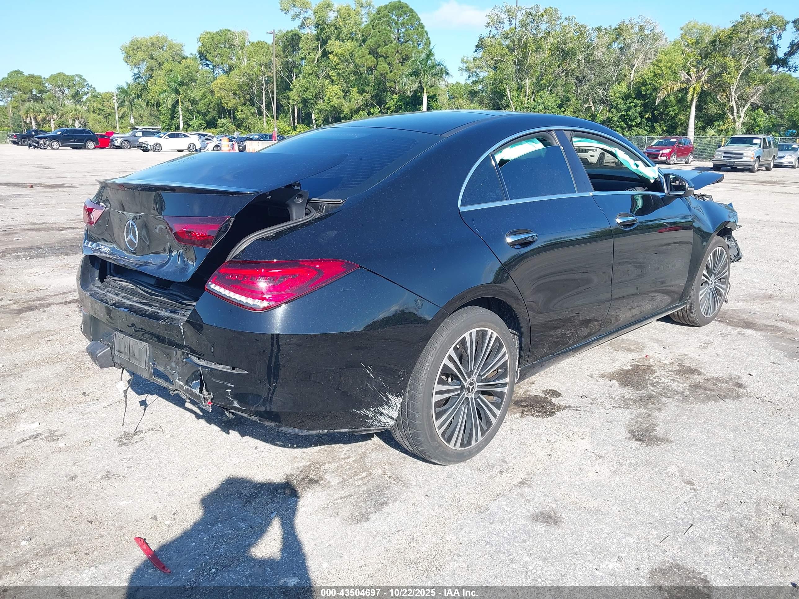 MERCEDES-BENZ CLA image 4