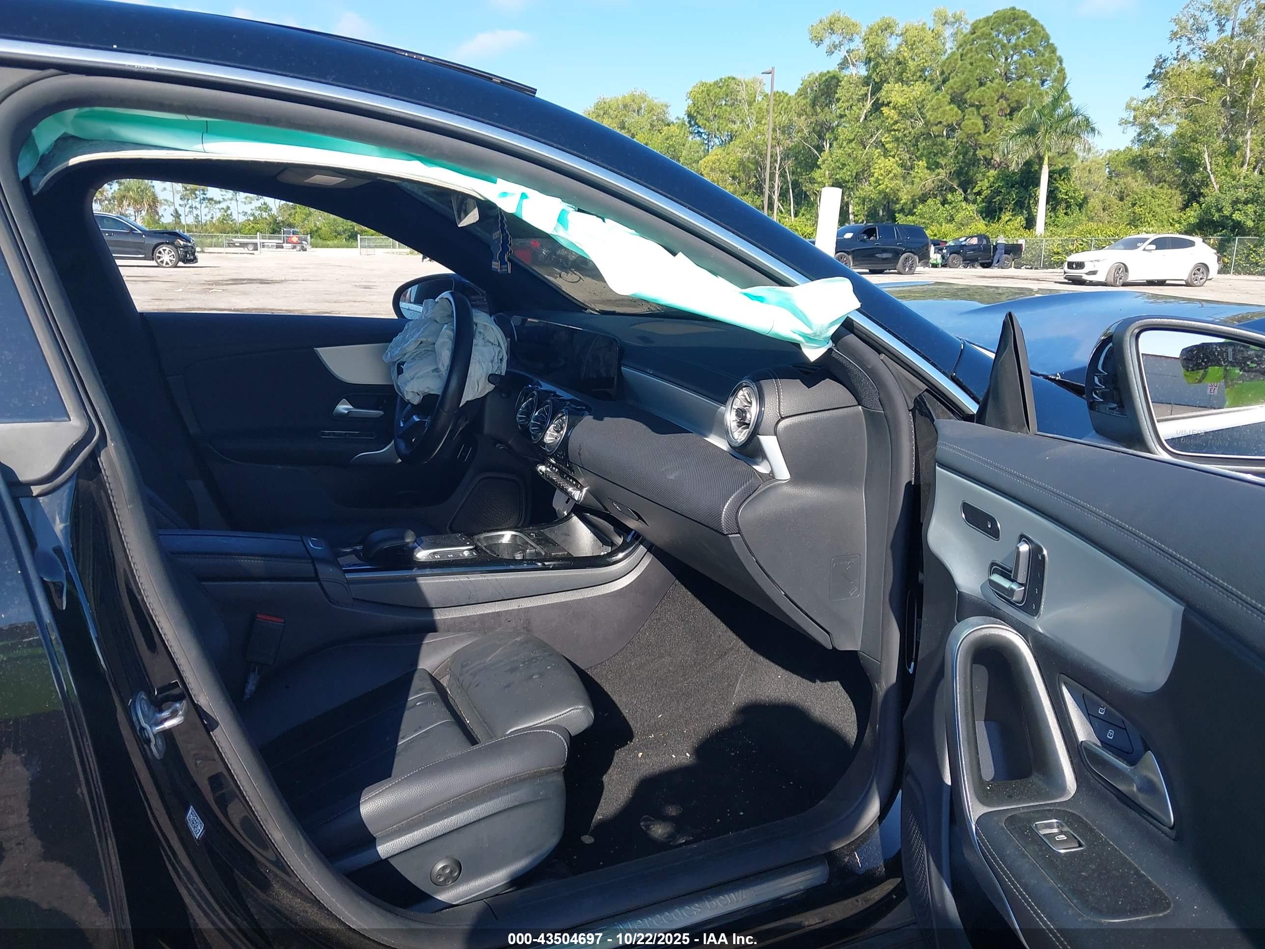 MERCEDES-BENZ CLA image 5