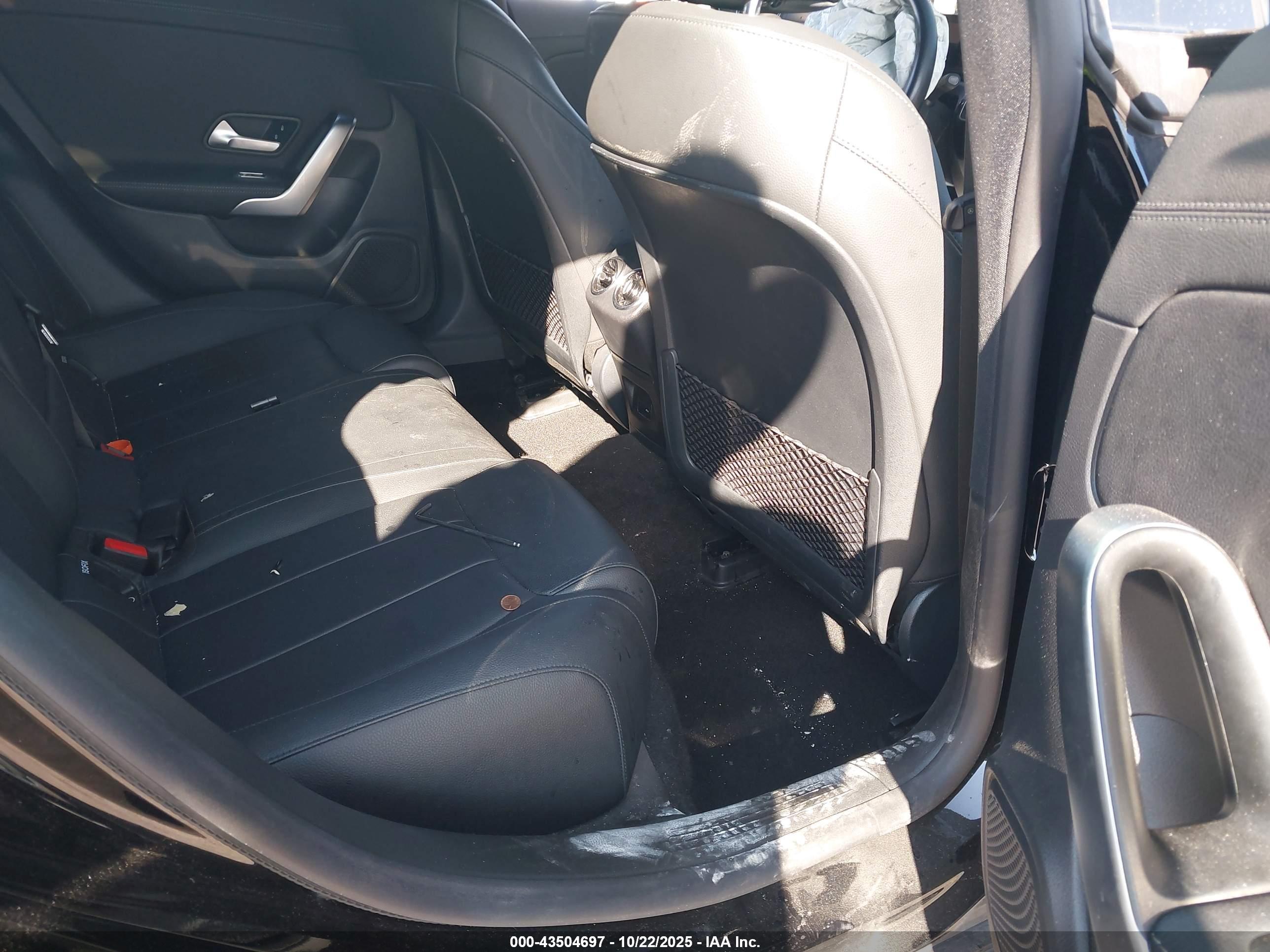 MERCEDES-BENZ CLA image 8