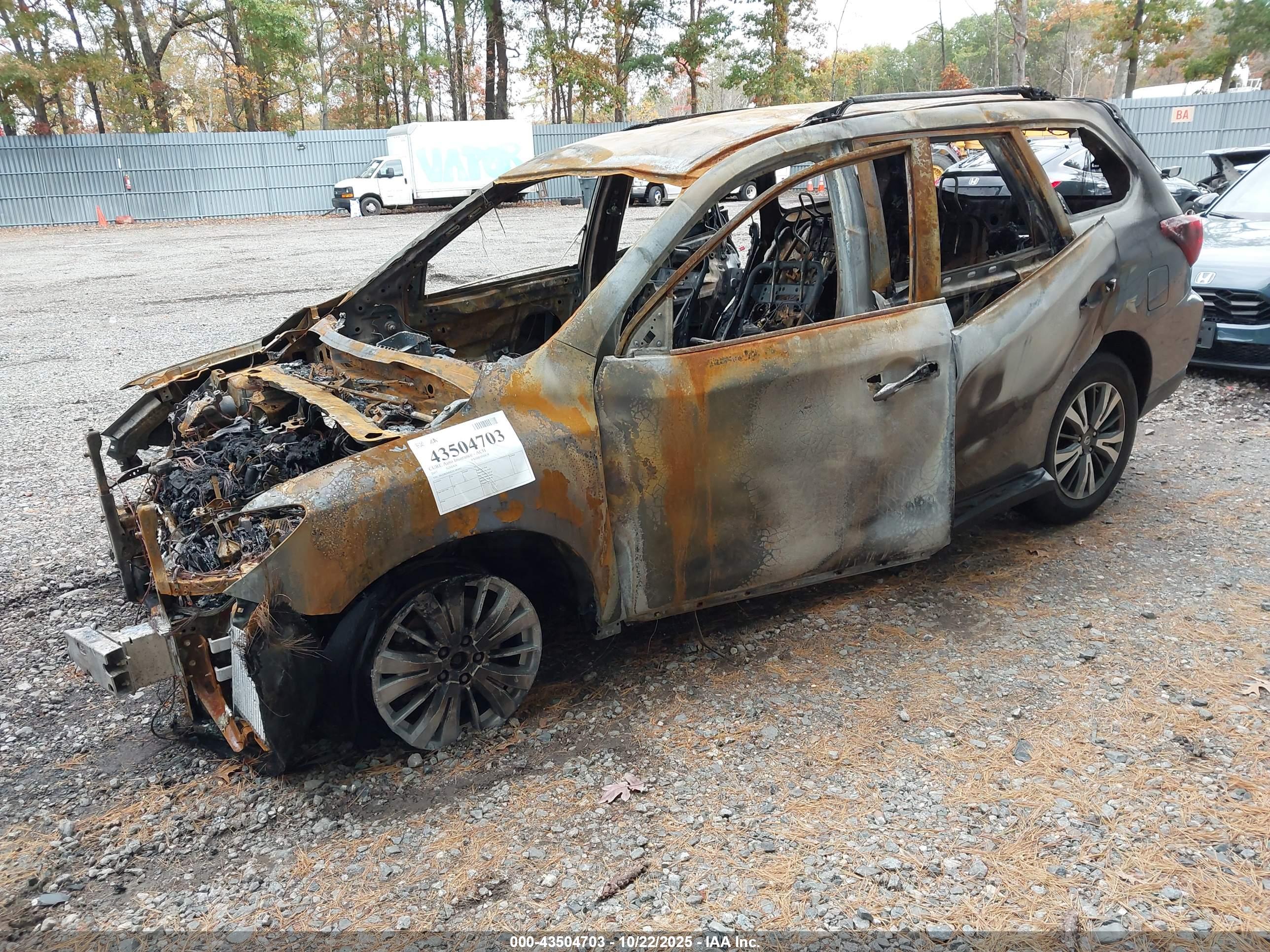 NISSAN PATHFINDER image 2
