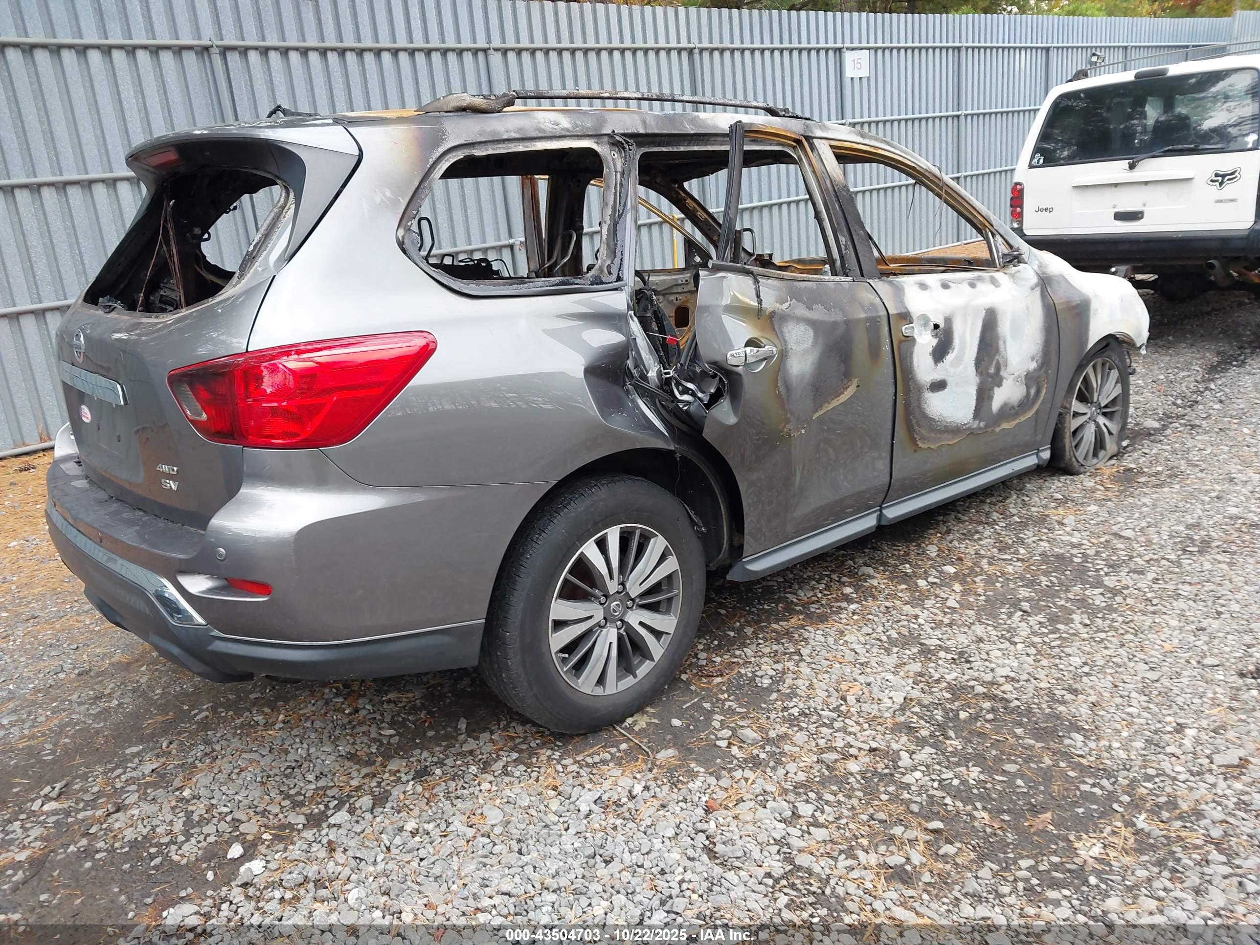 NISSAN PATHFINDER image 4