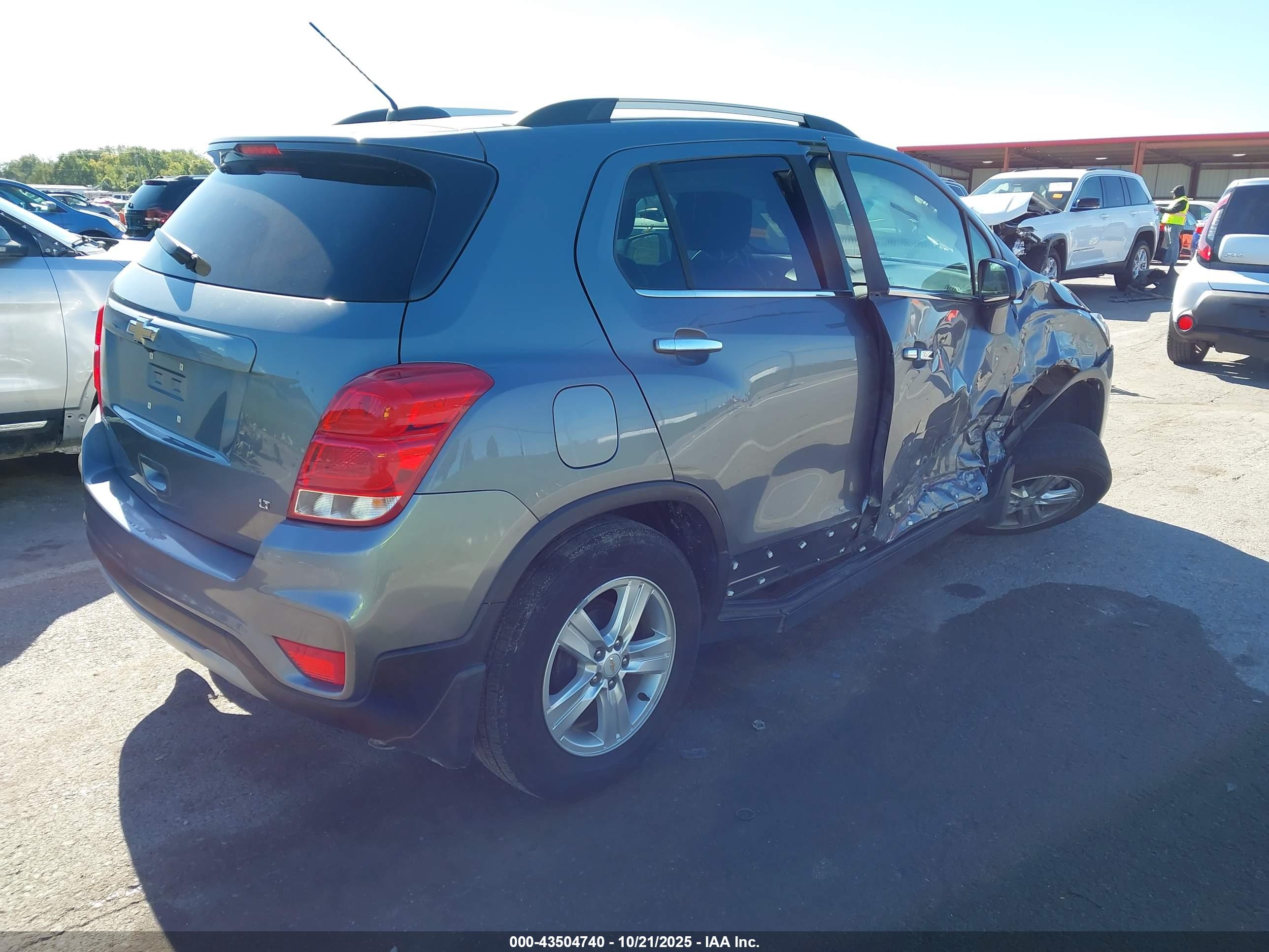 CHEVROLET TRAX image 4