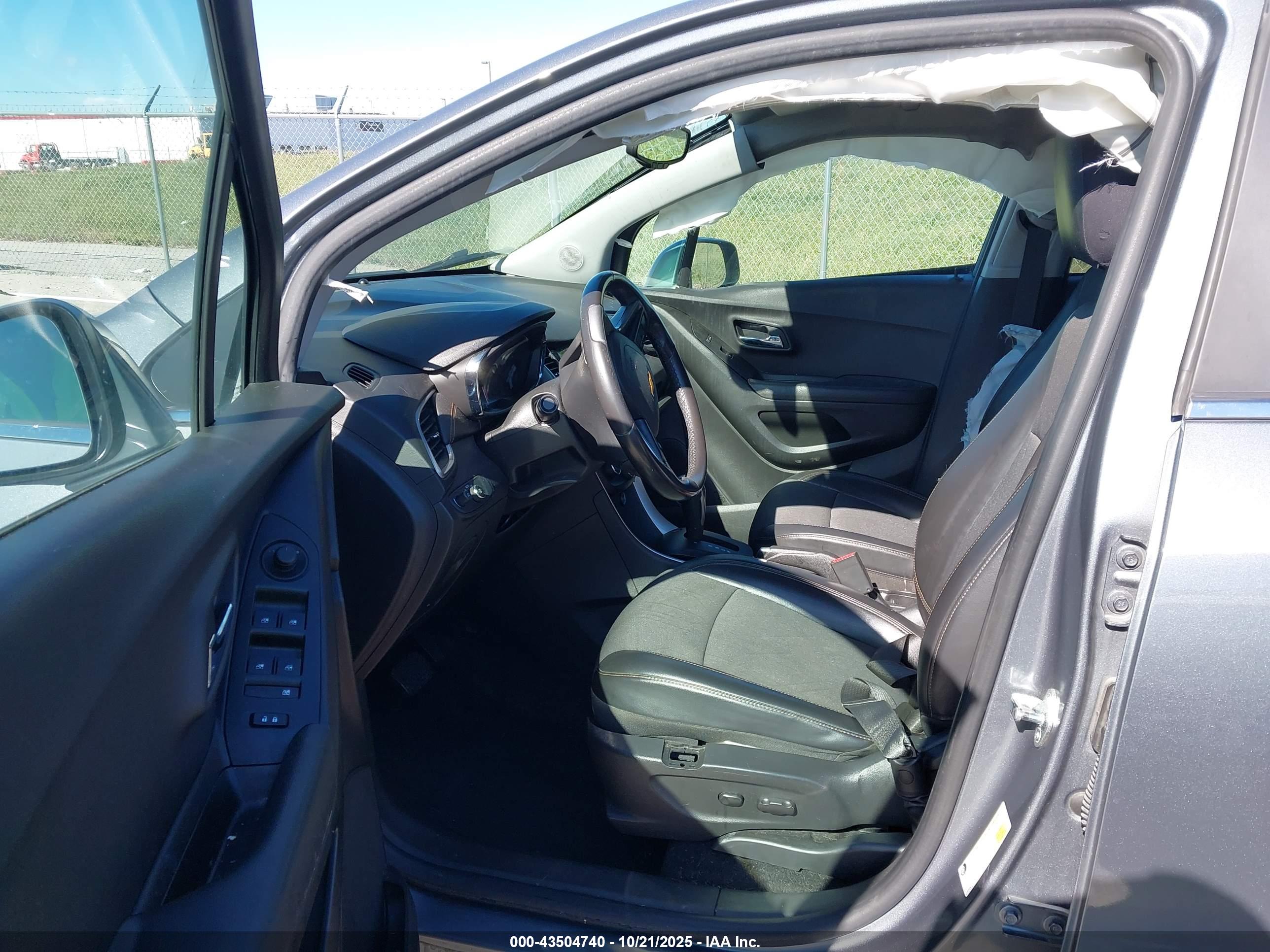 CHEVROLET TRAX image 5