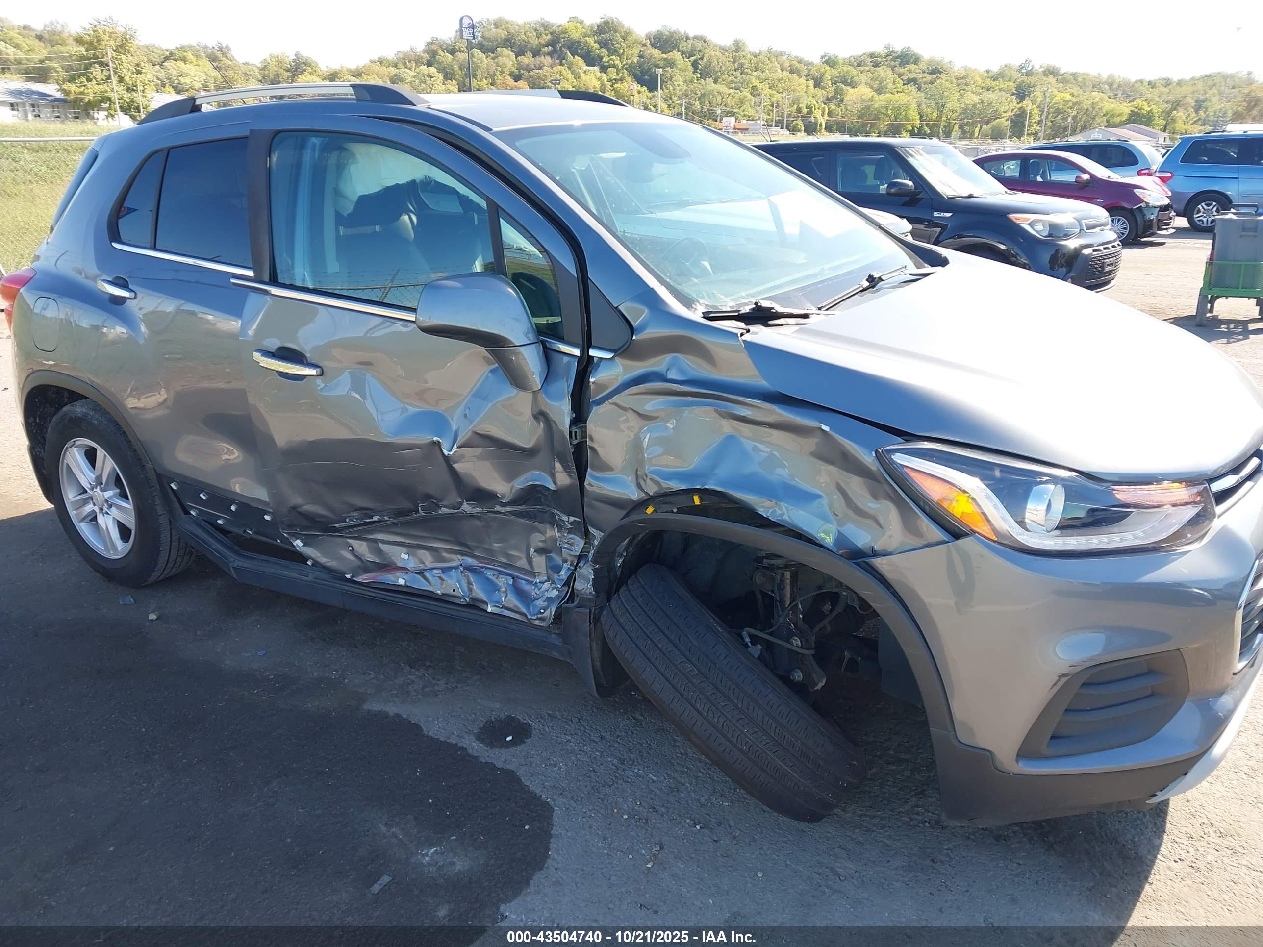 CHEVROLET TRAX image 6