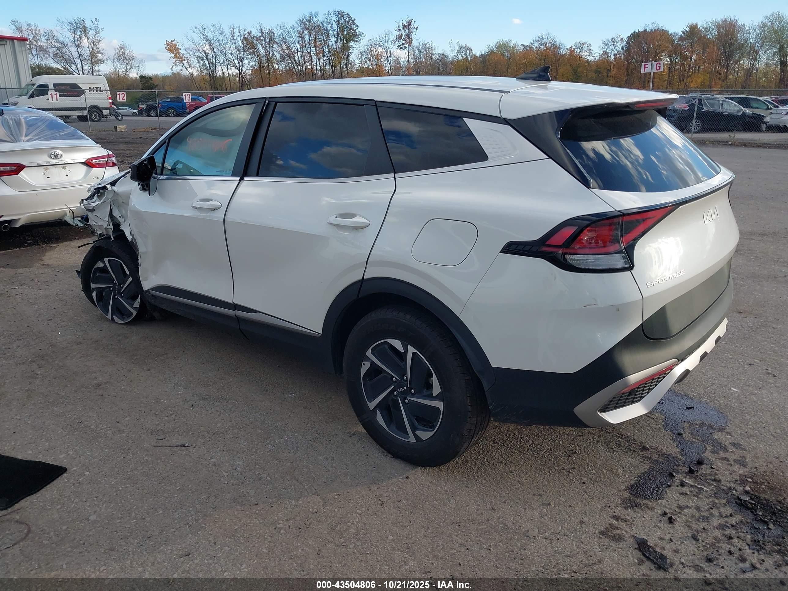 KIA SPORTAGE image 3
