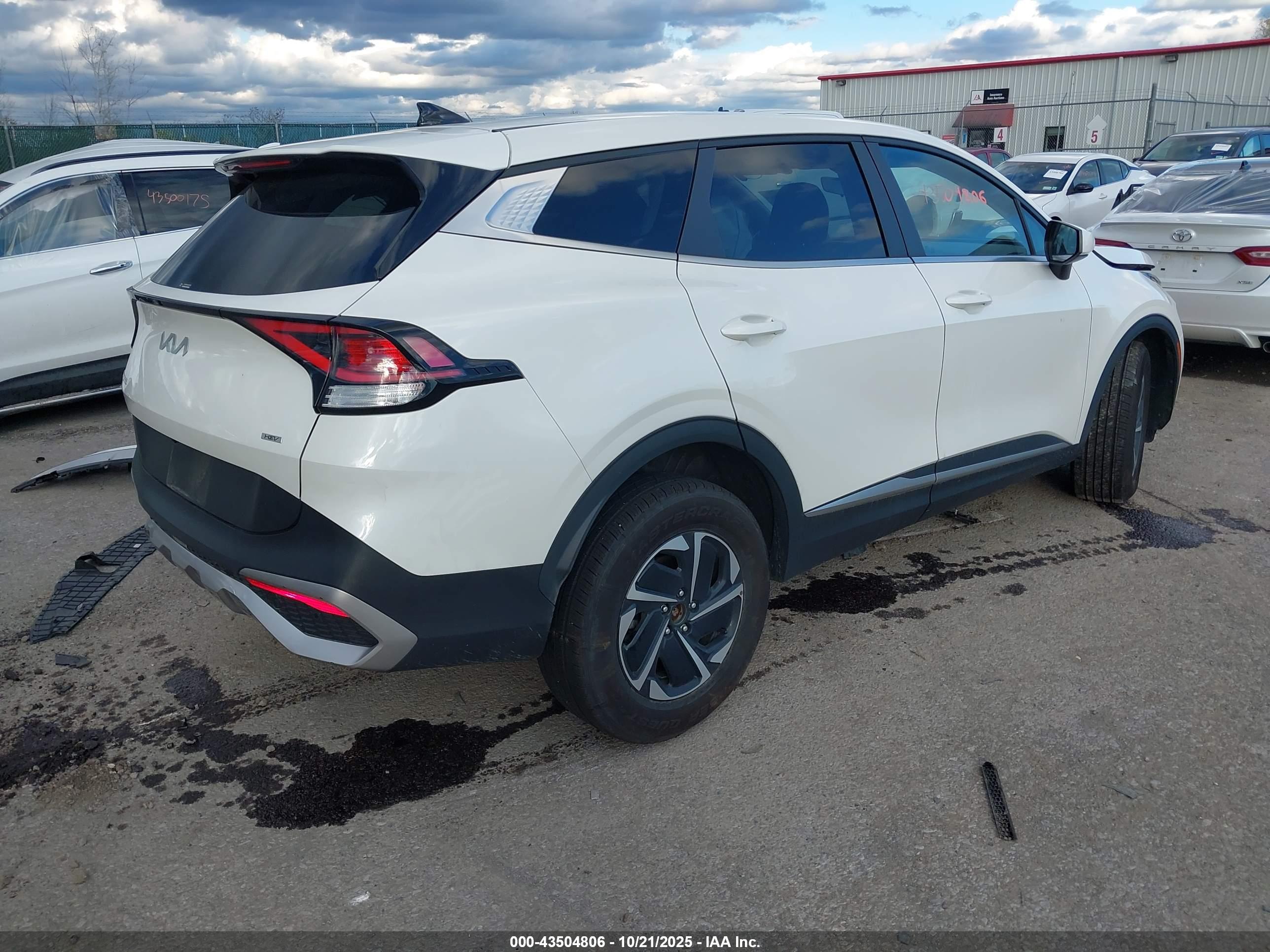 KIA SPORTAGE image 4