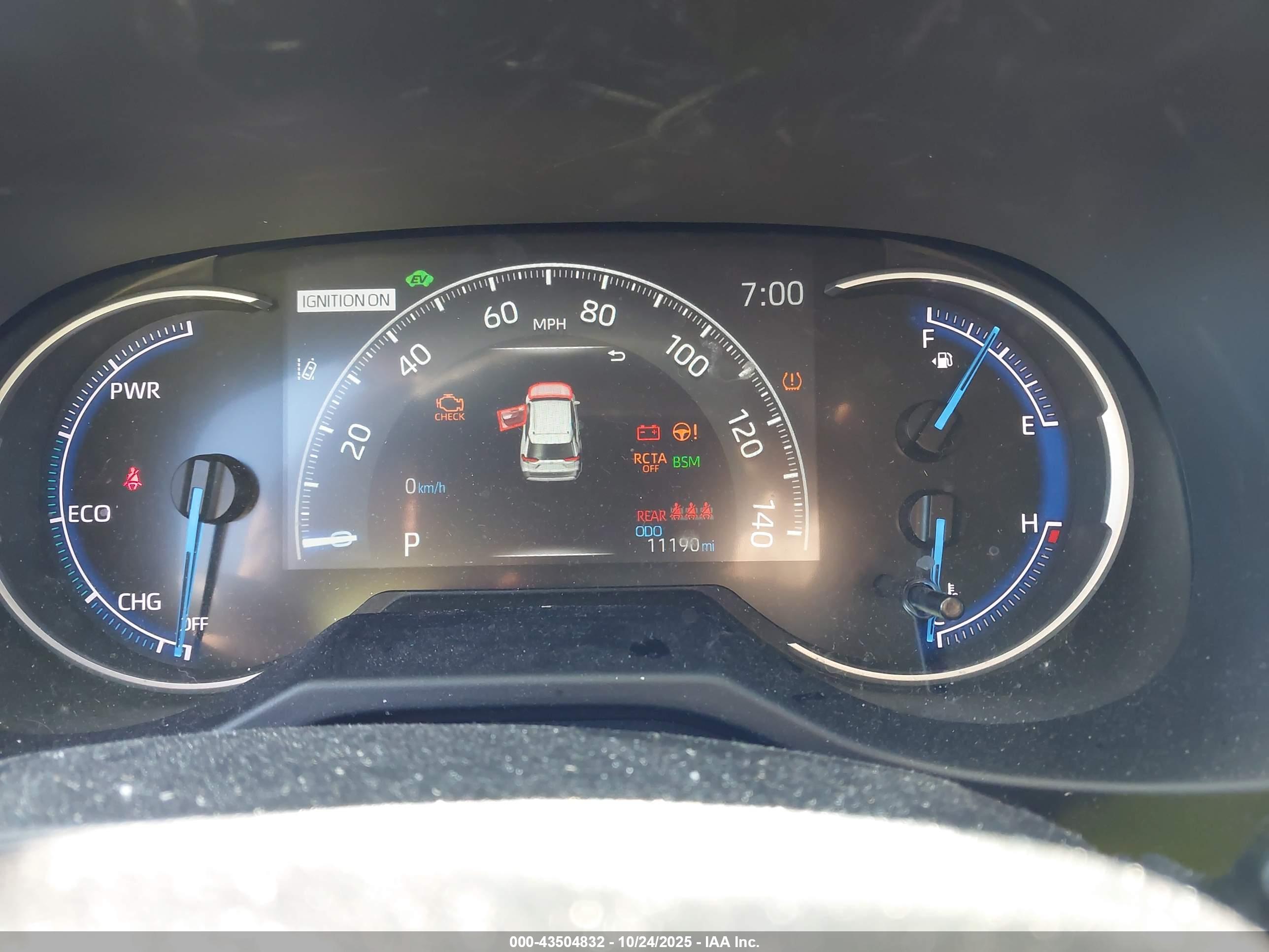 TOYOTA RAV4 image 7
