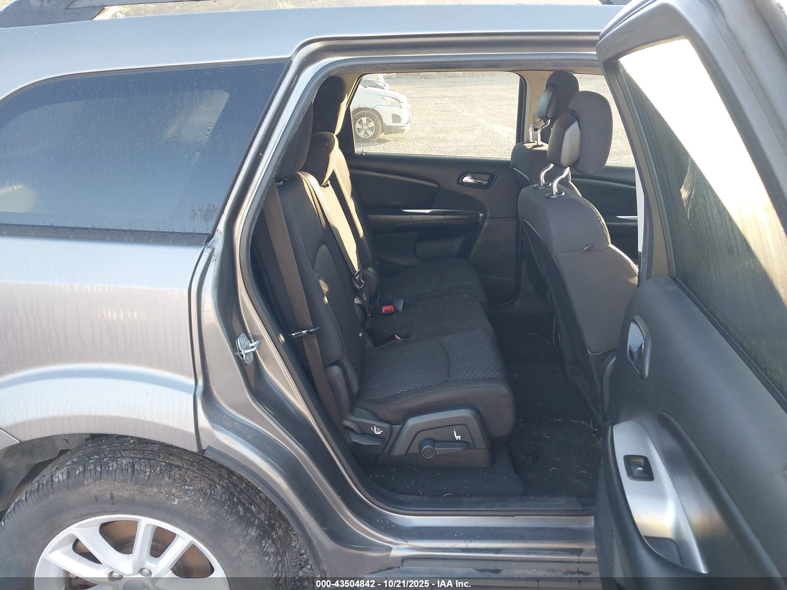 DODGE JOURNEY image 8