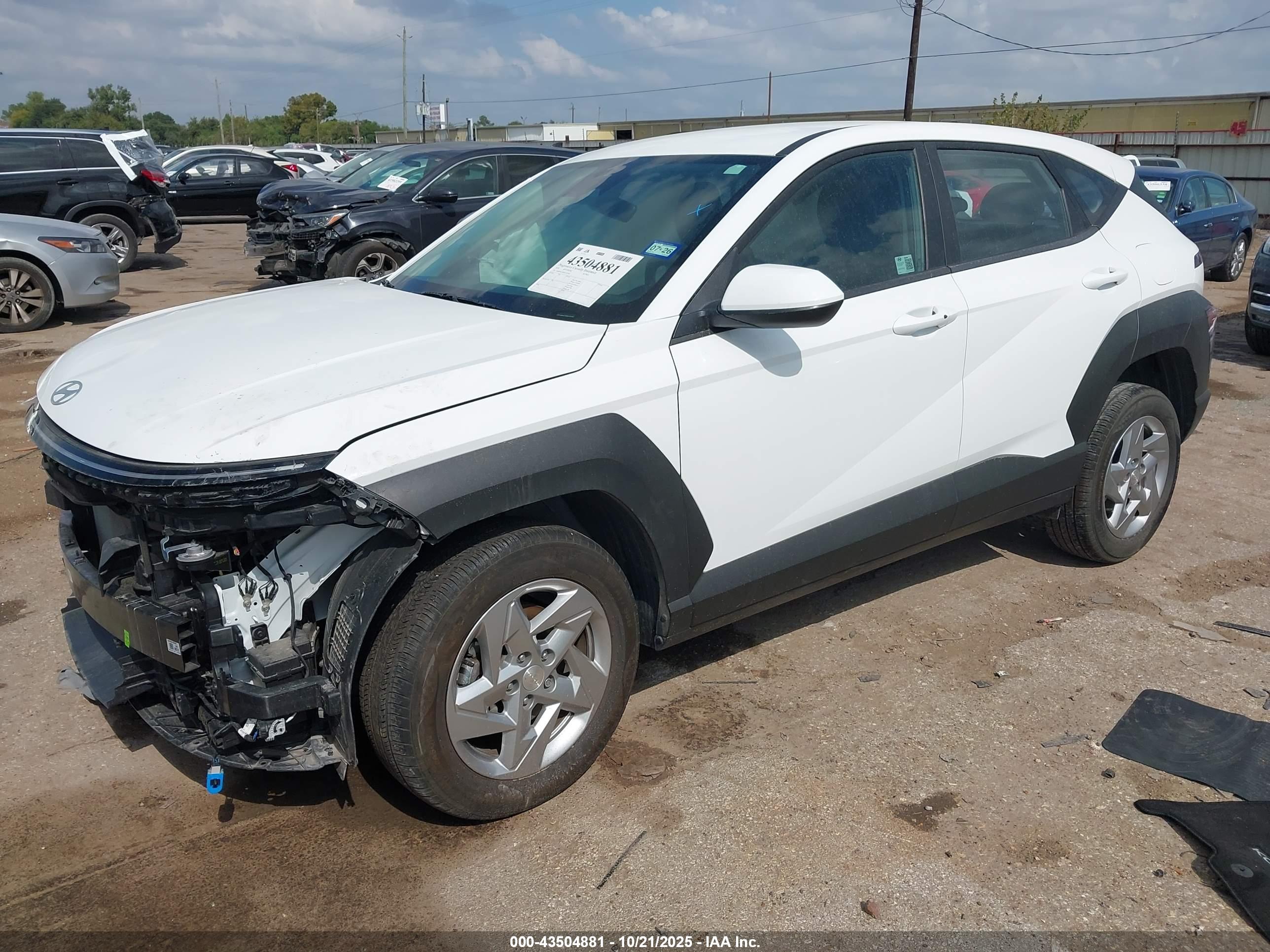HYUNDAI KONA image 2