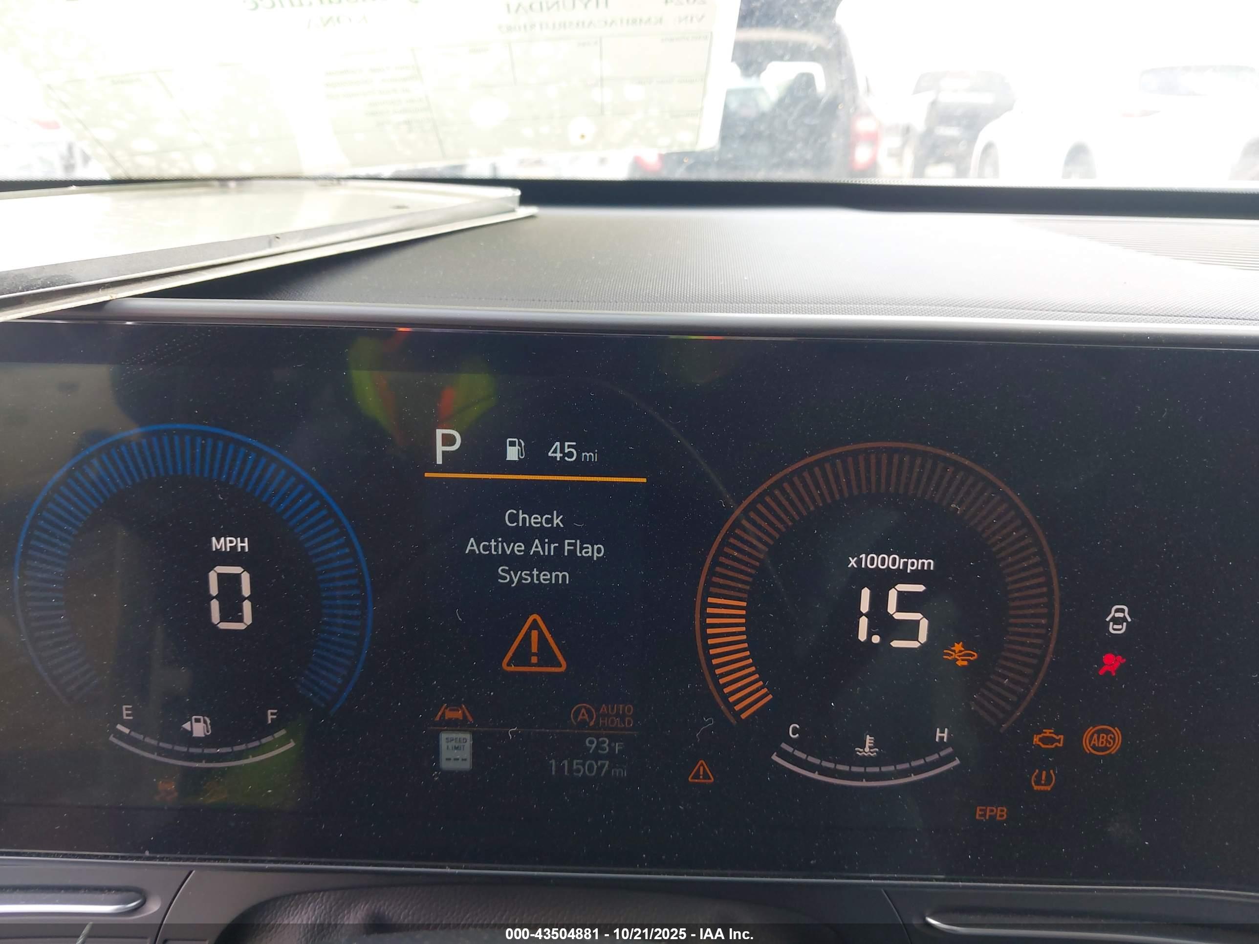 HYUNDAI KONA image 7