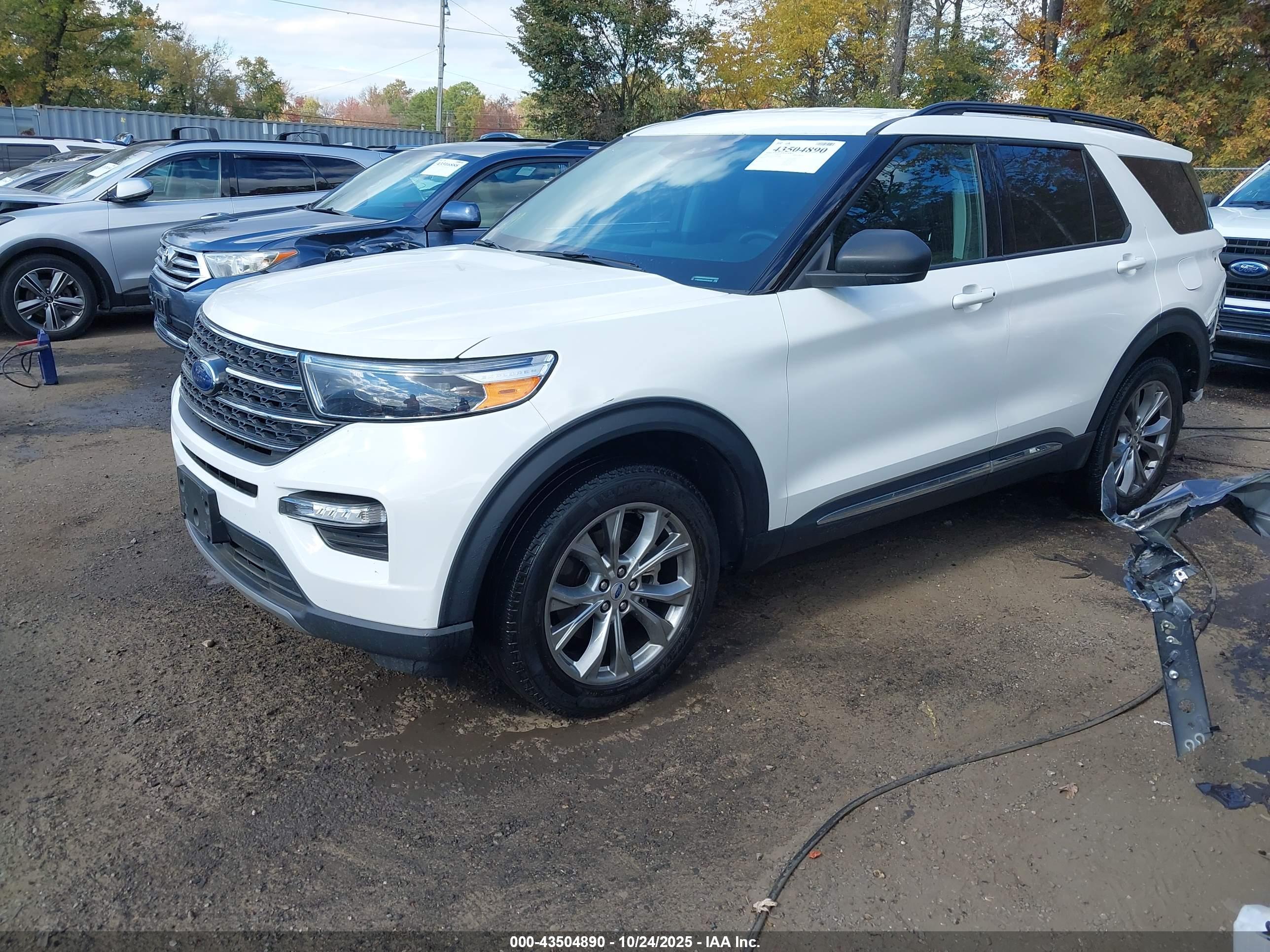 FORD EXPLORER image 2
