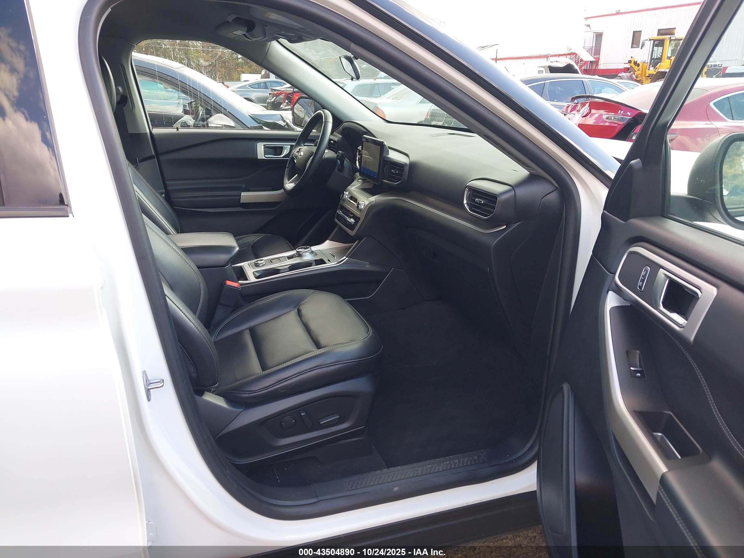 FORD EXPLORER image 5