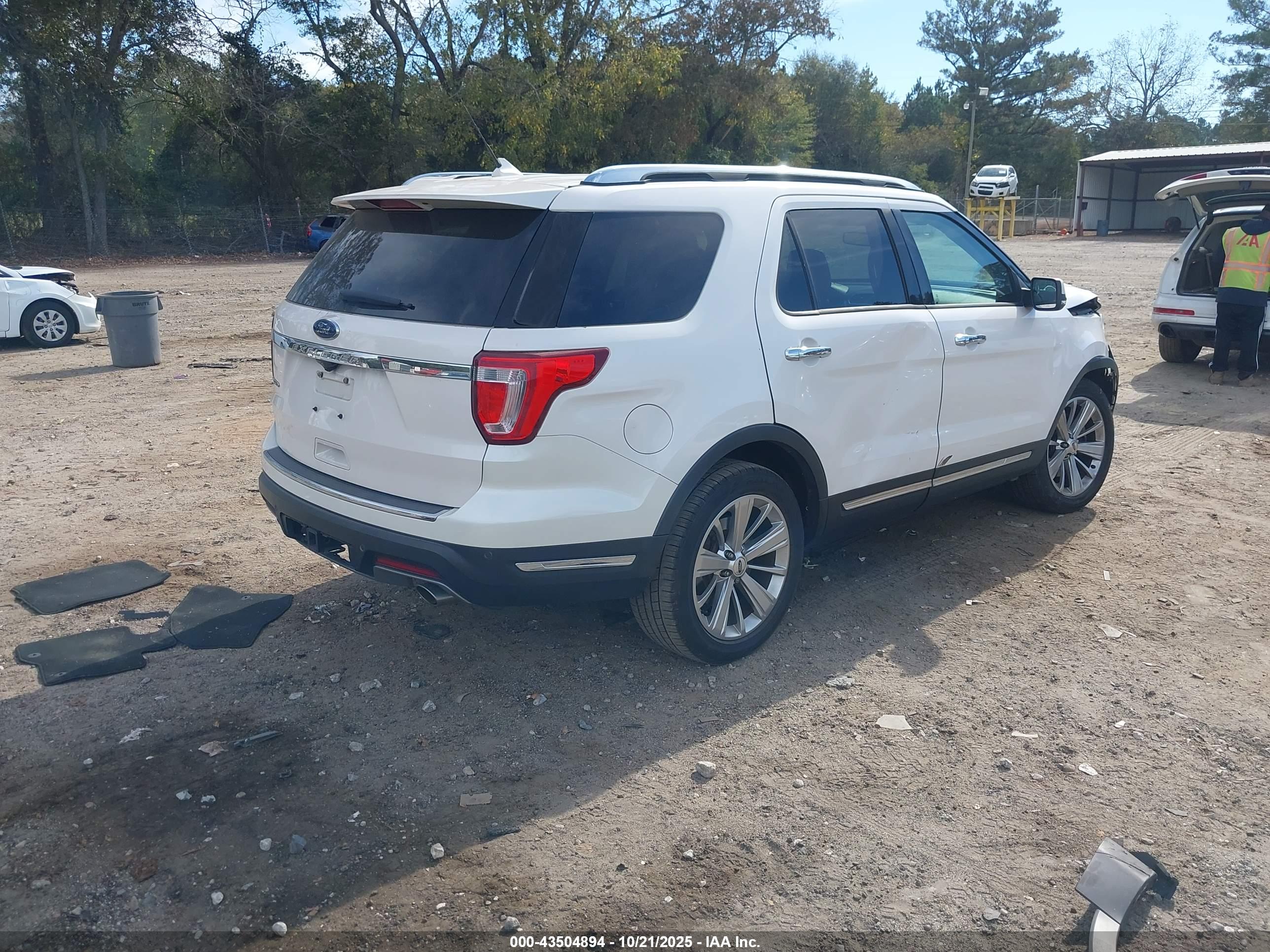 FORD EXPLORER image 4