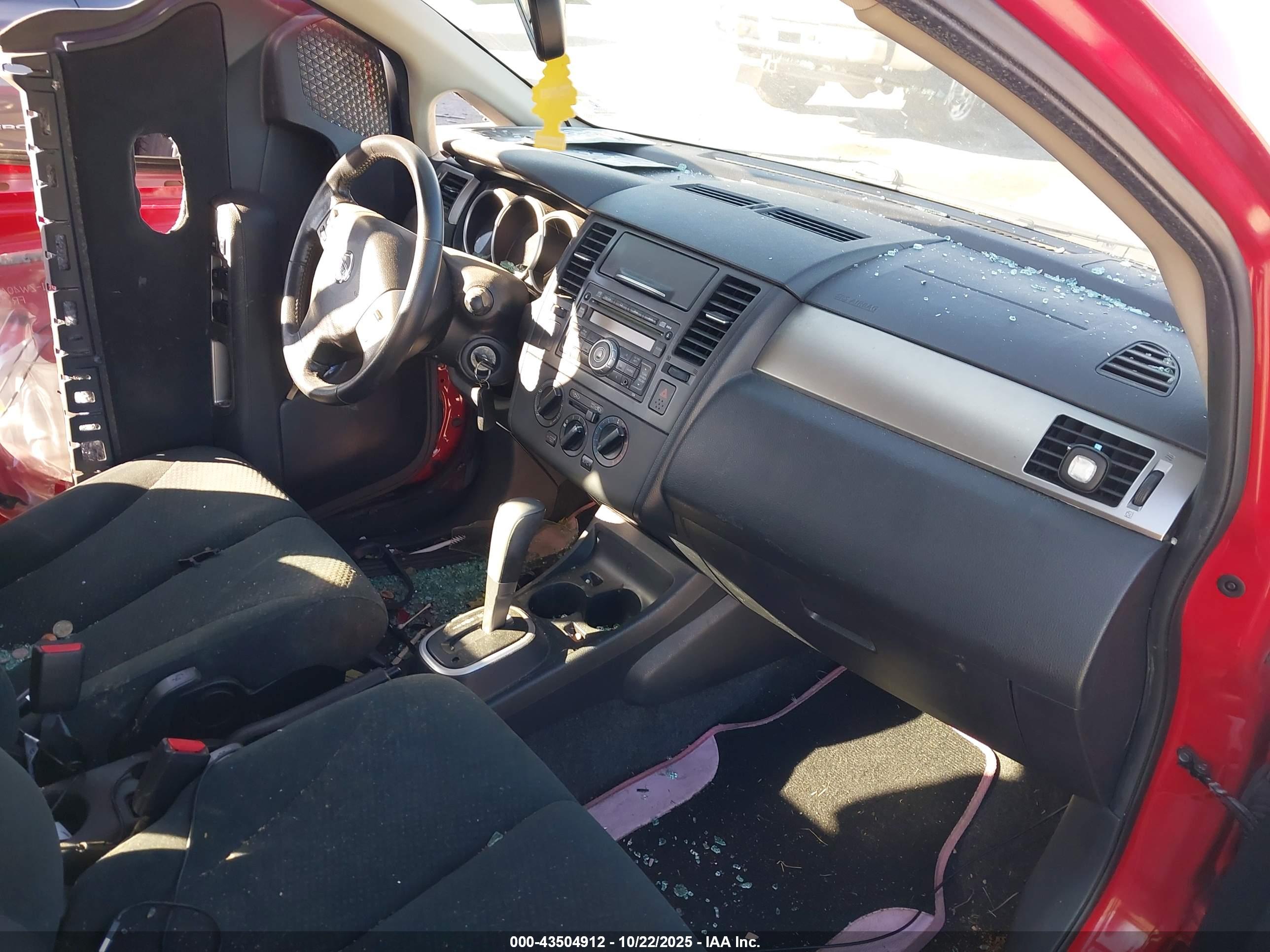NISSAN VERSA image 5