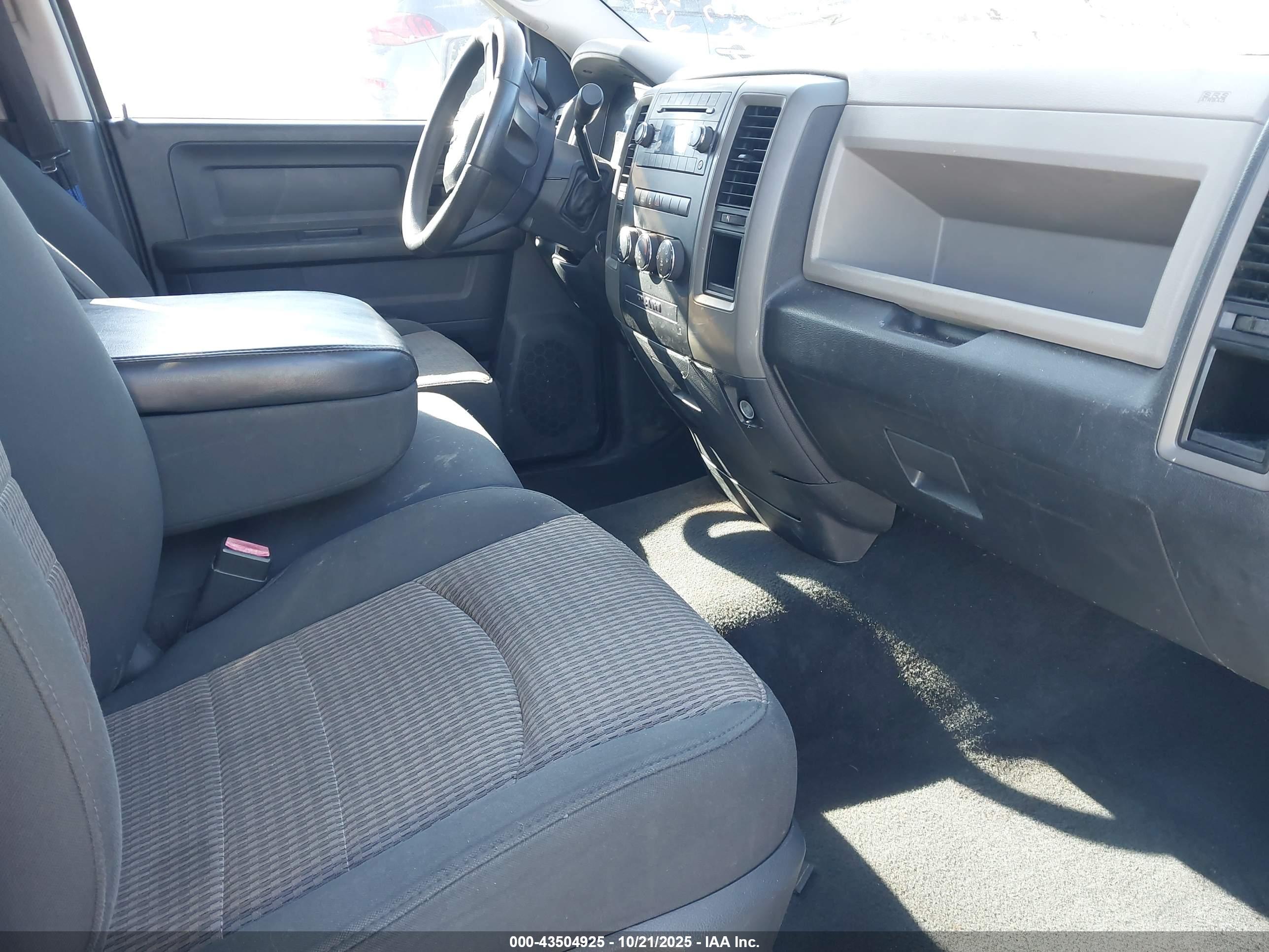 DODGE RAM image 5