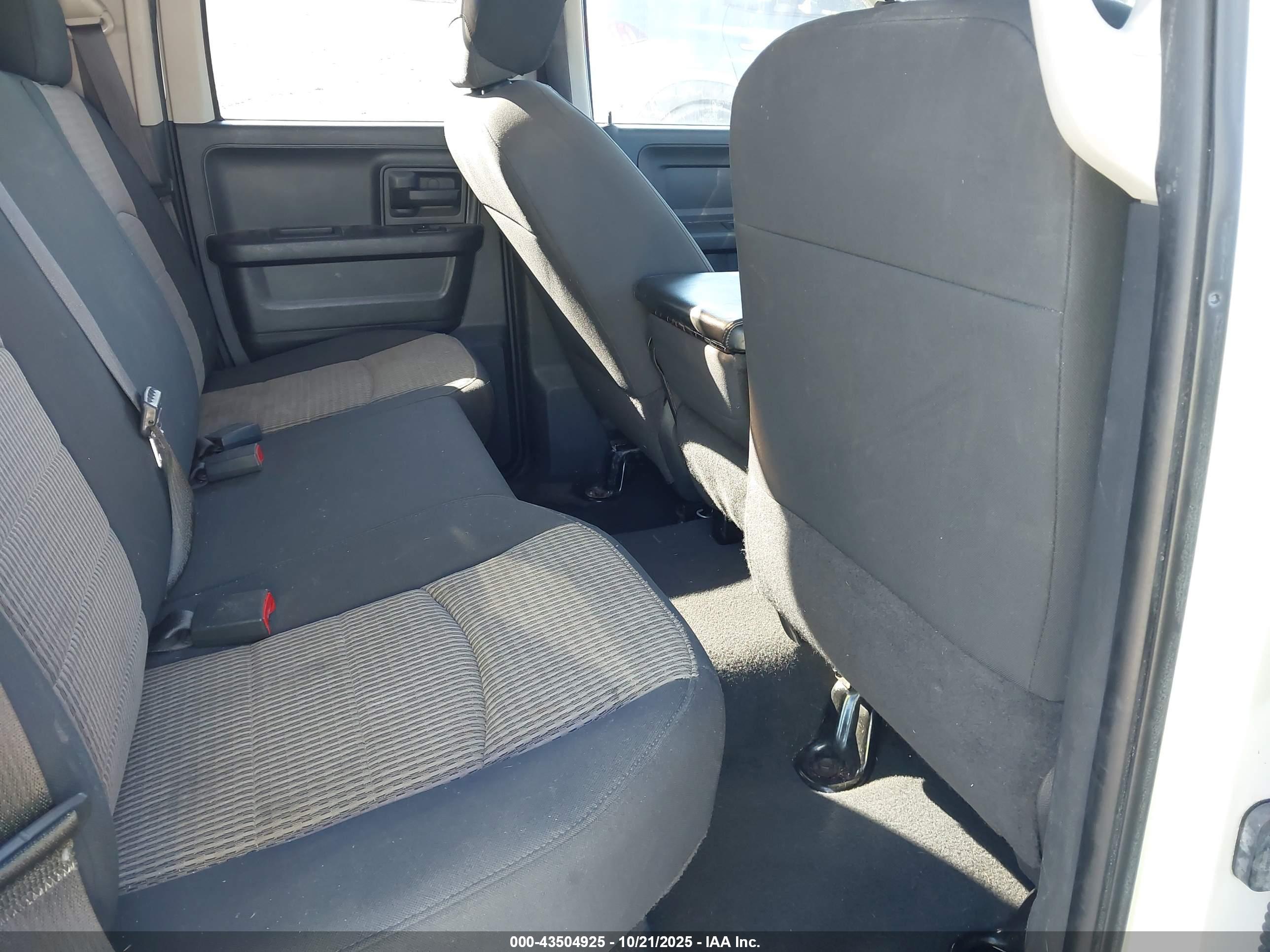 DODGE RAM image 8