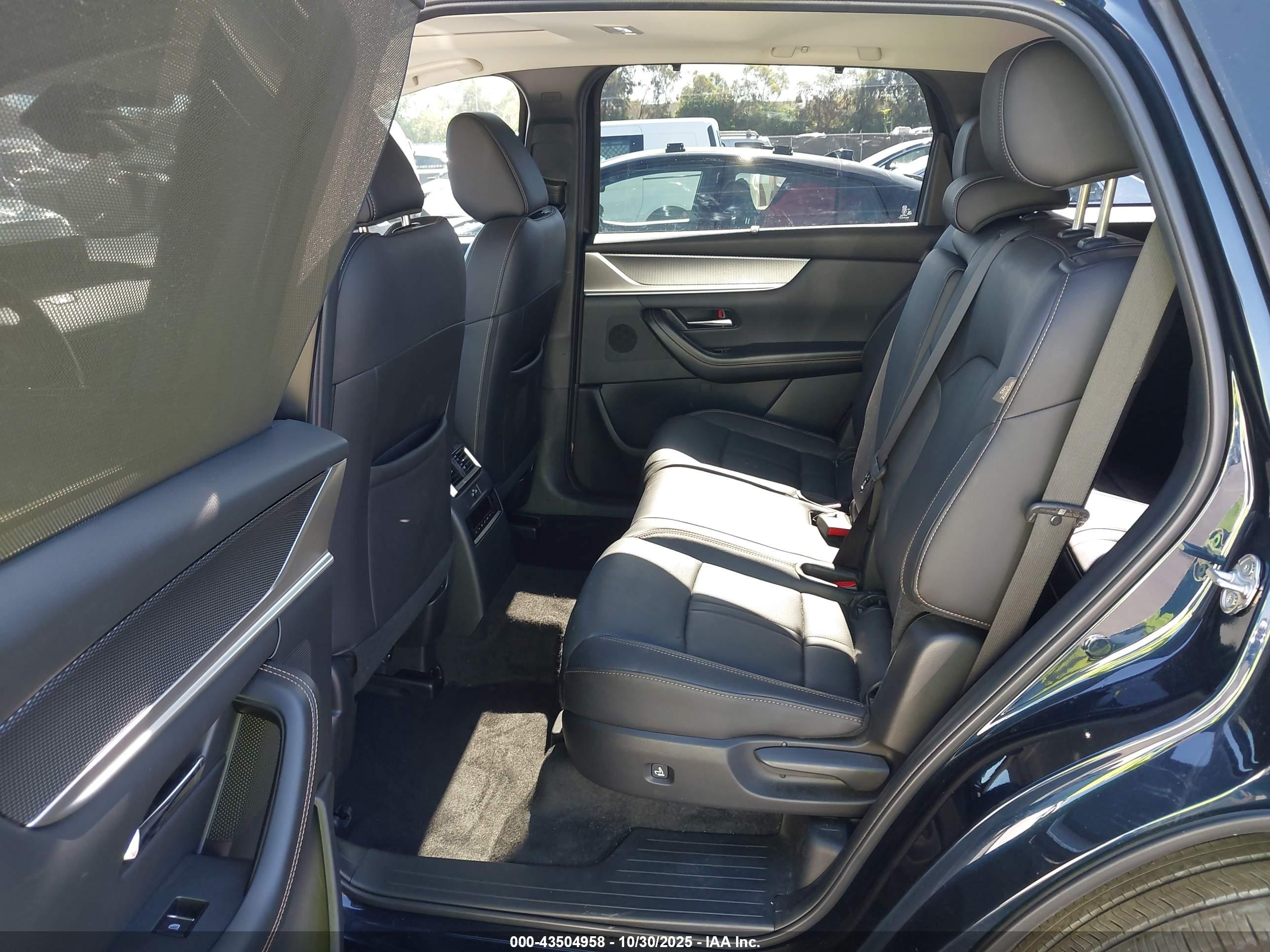 MAZDA CX-90 image 8