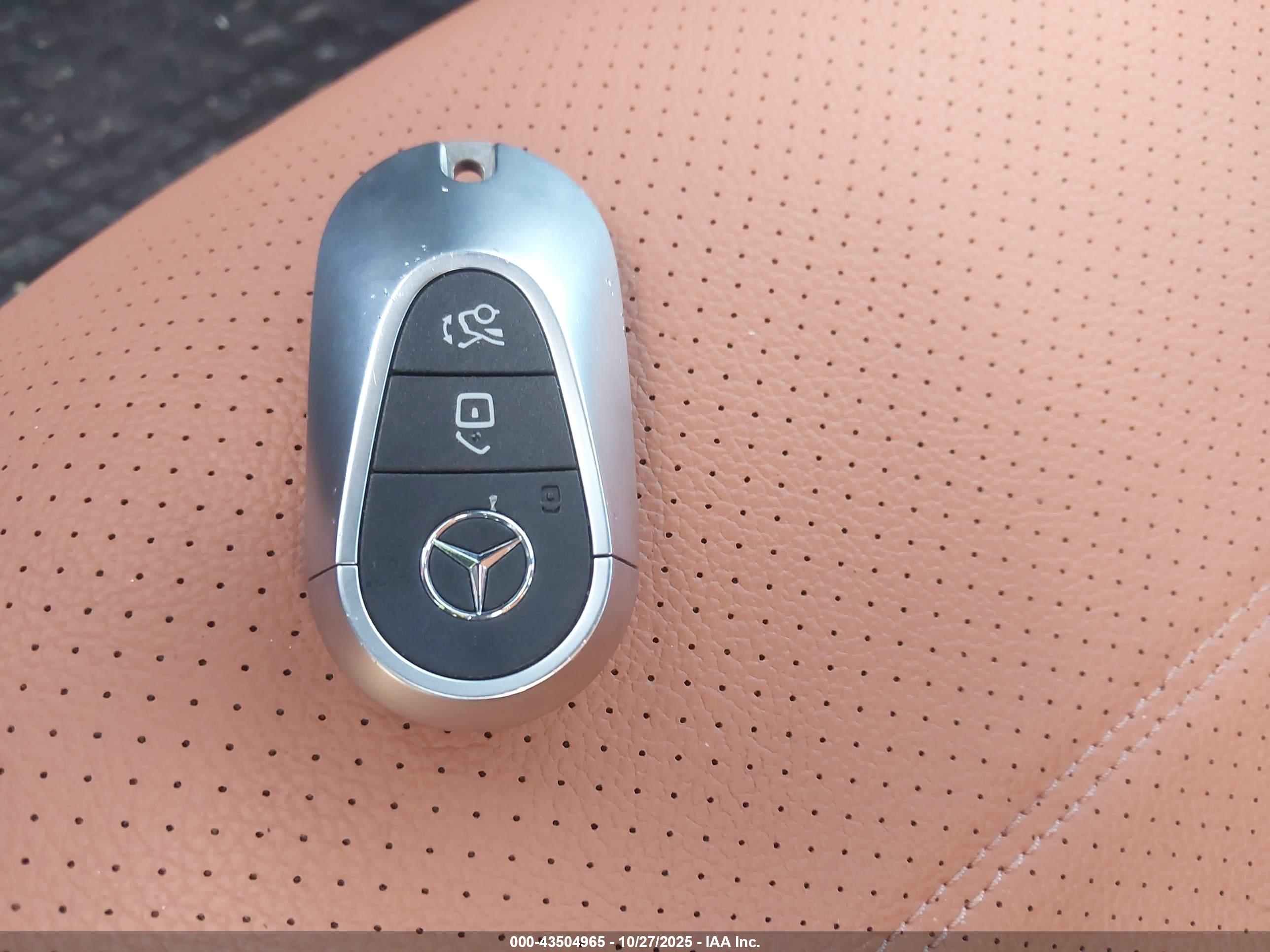 MERCEDES-BENZ C image 11