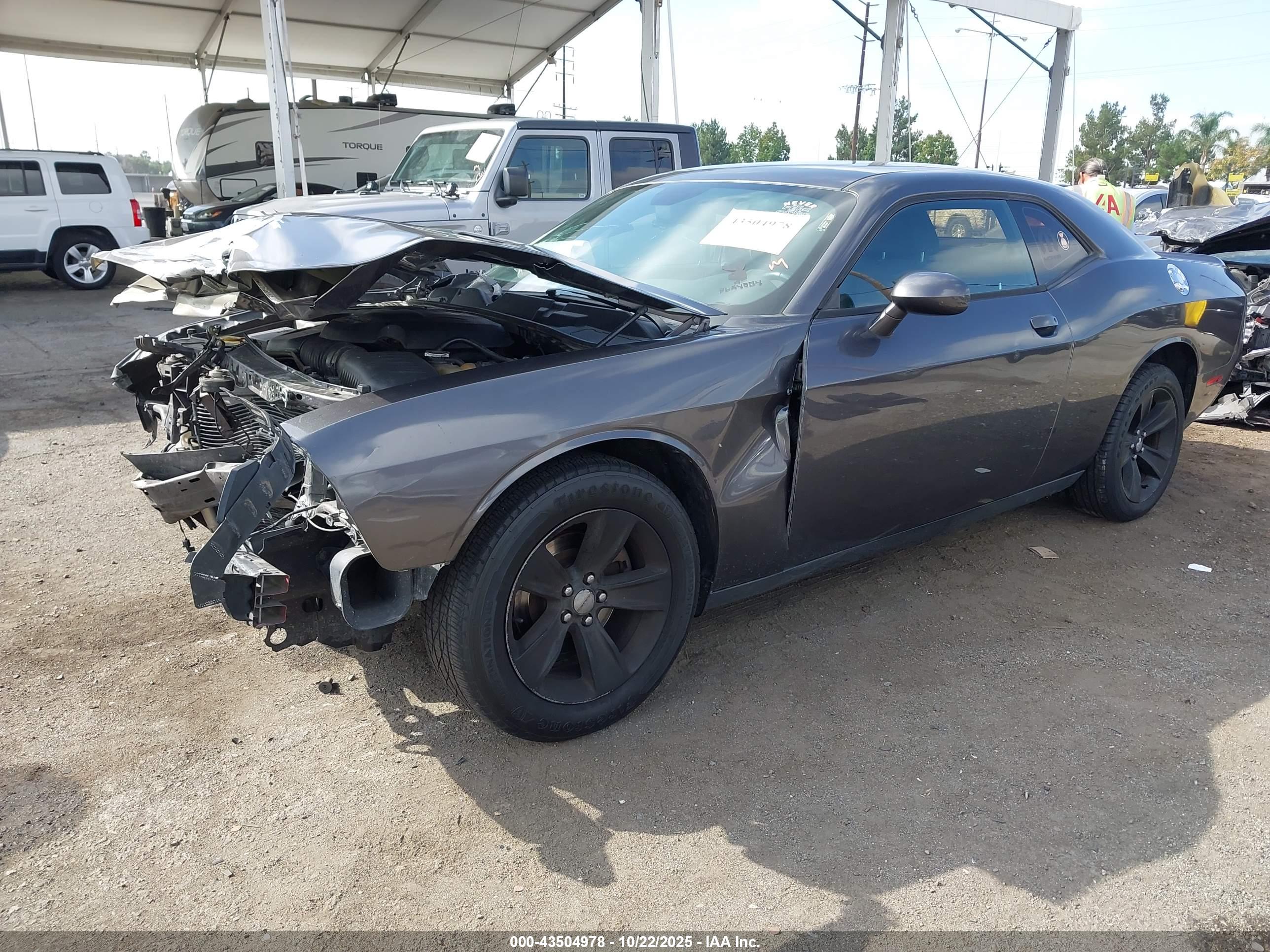 DODGE CHALLENGER image 2
