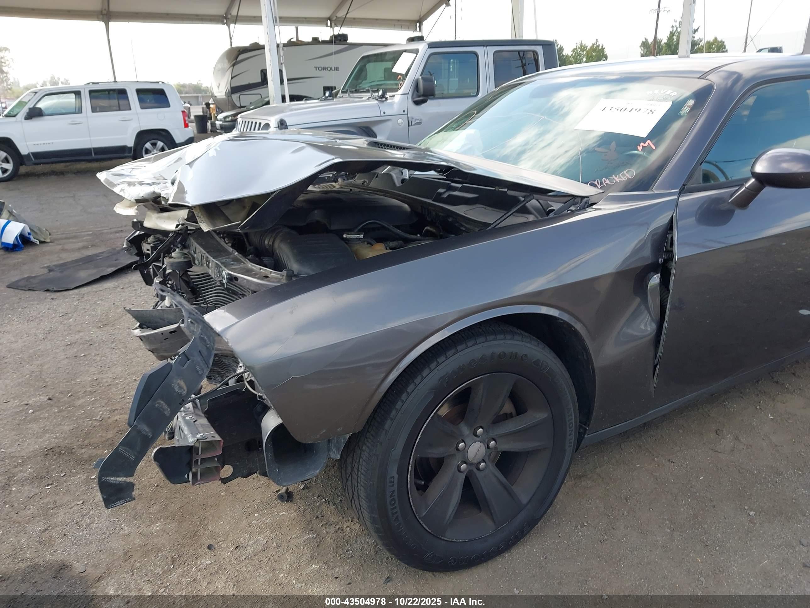 DODGE CHALLENGER image 6