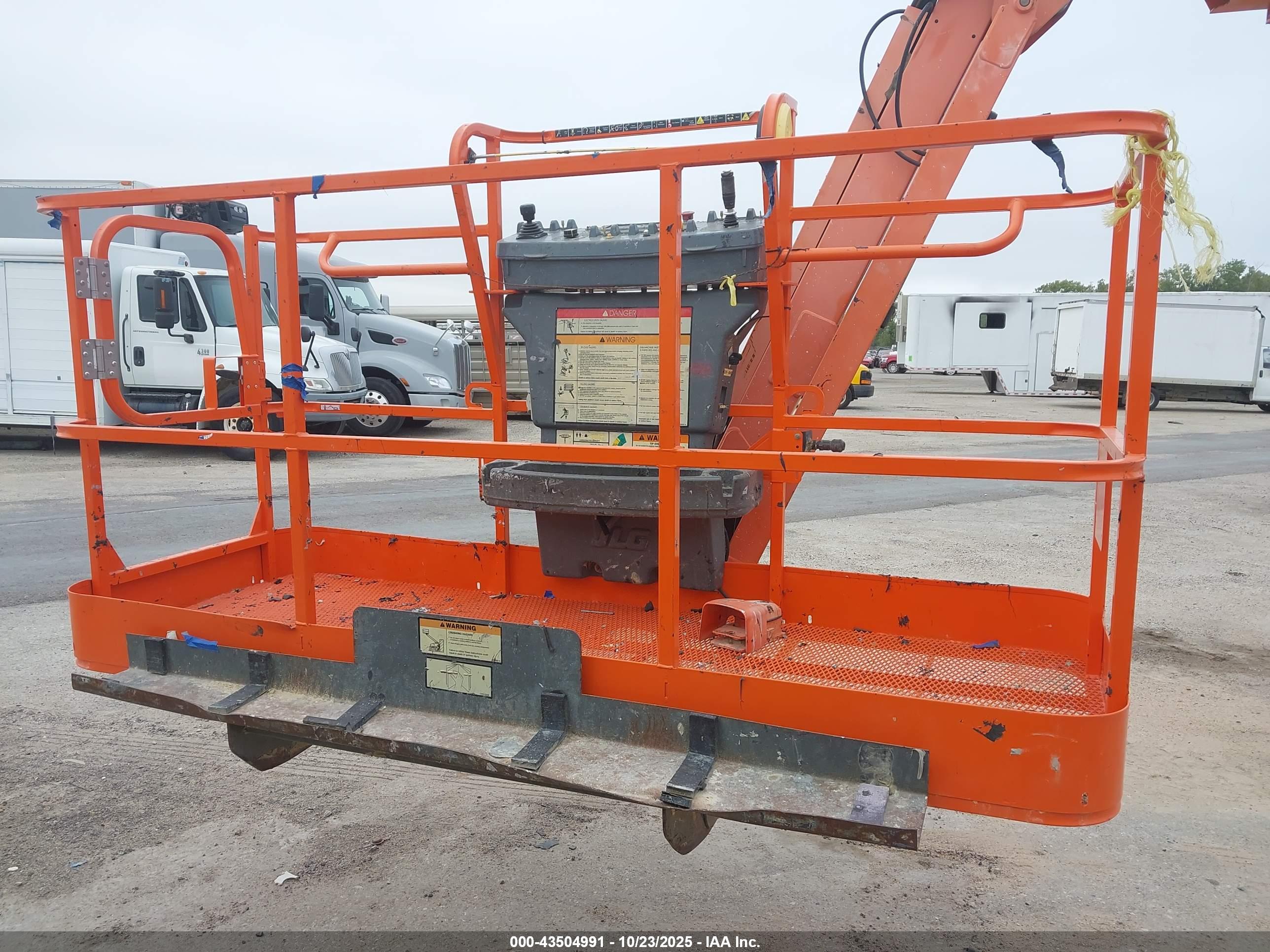 JLG 860SJ image 8