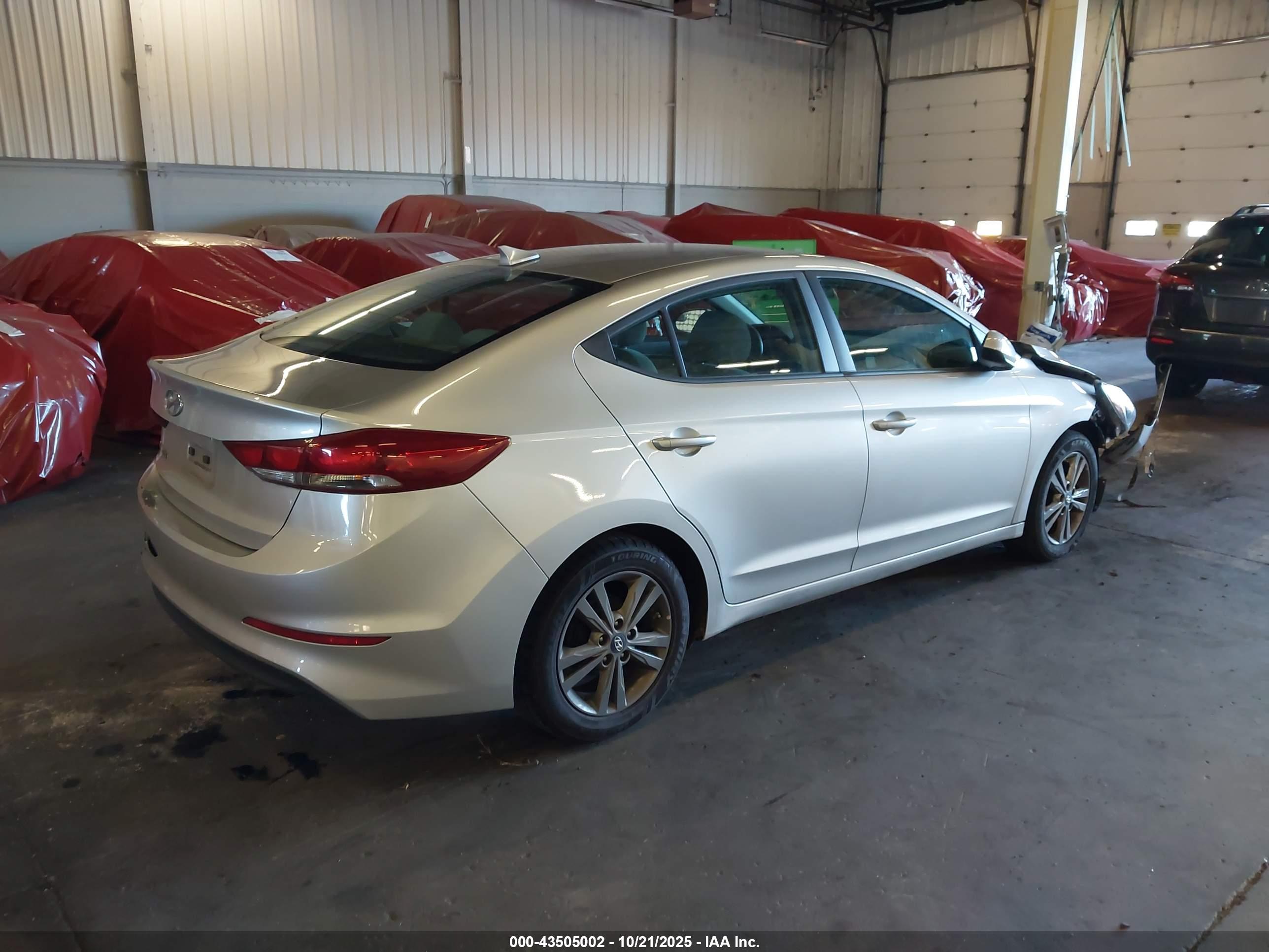 HYUNDAI ELANTRA image 4