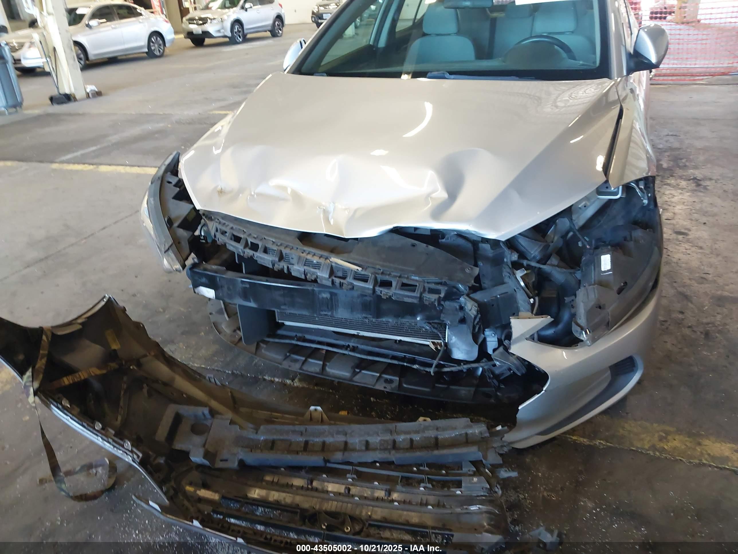 HYUNDAI ELANTRA image 6