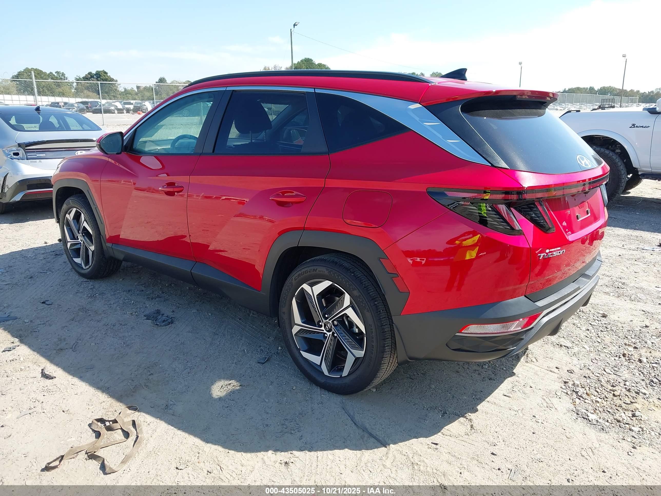 HYUNDAI TUCSON image 3