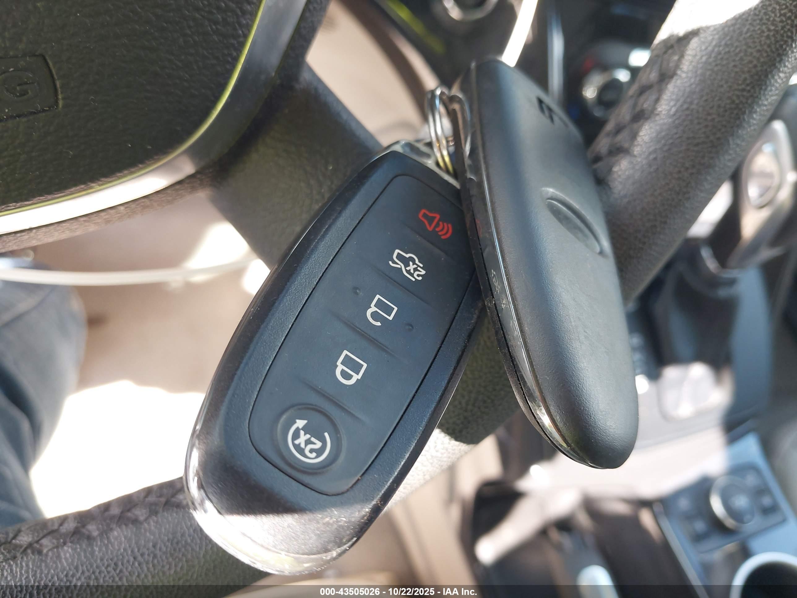 FORD ESCAPE image 11
