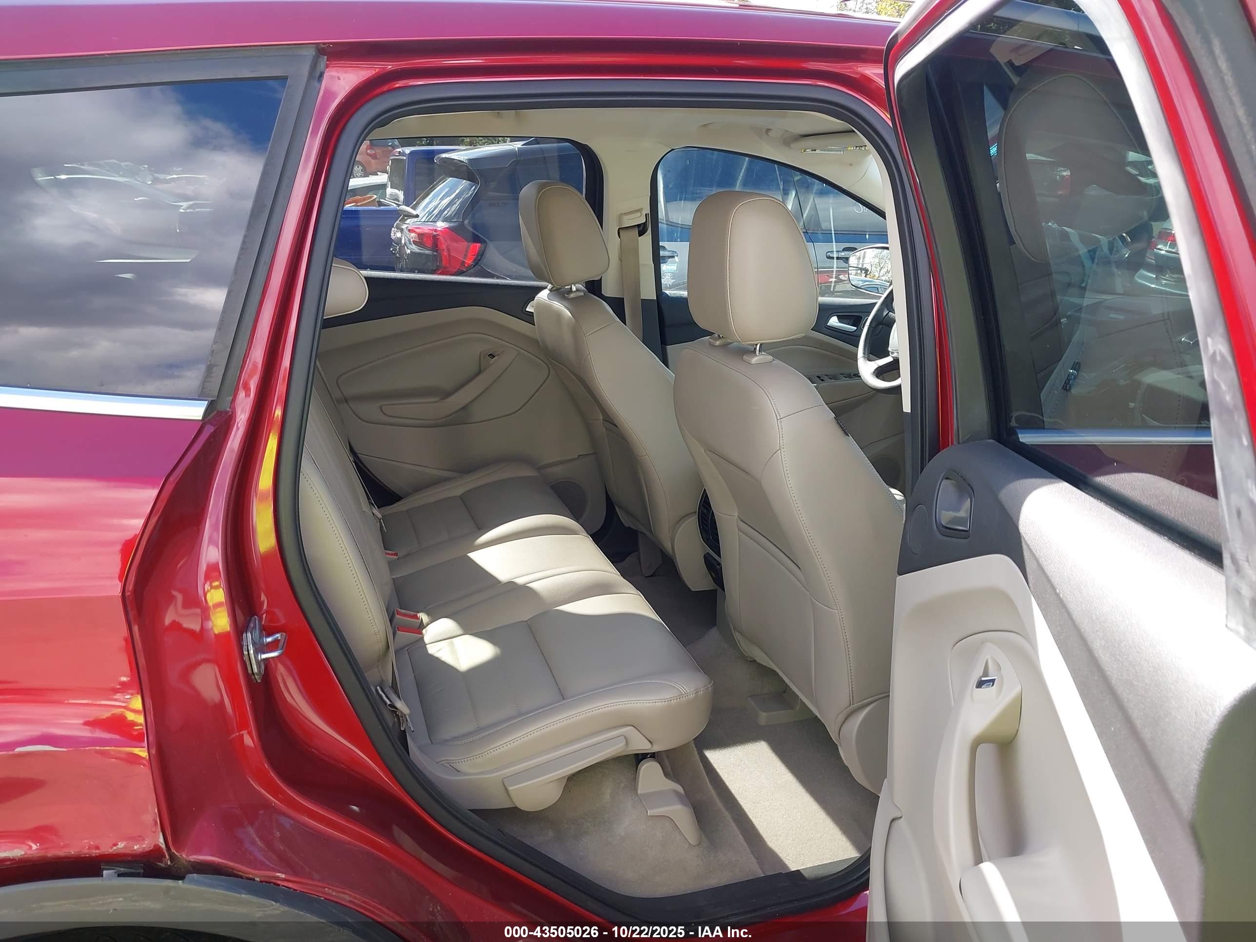 FORD ESCAPE image 8