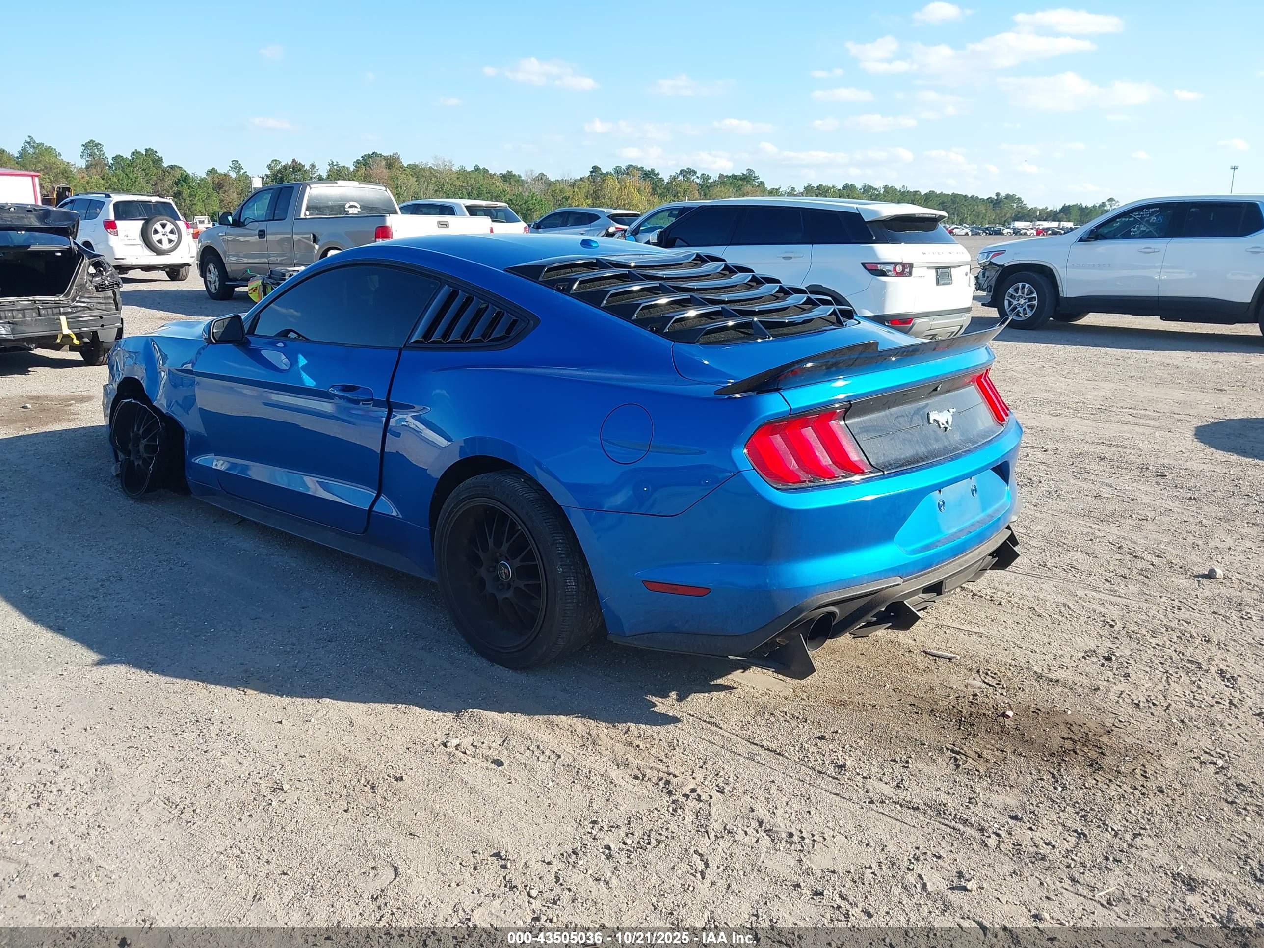 FORD MUSTANG image 3