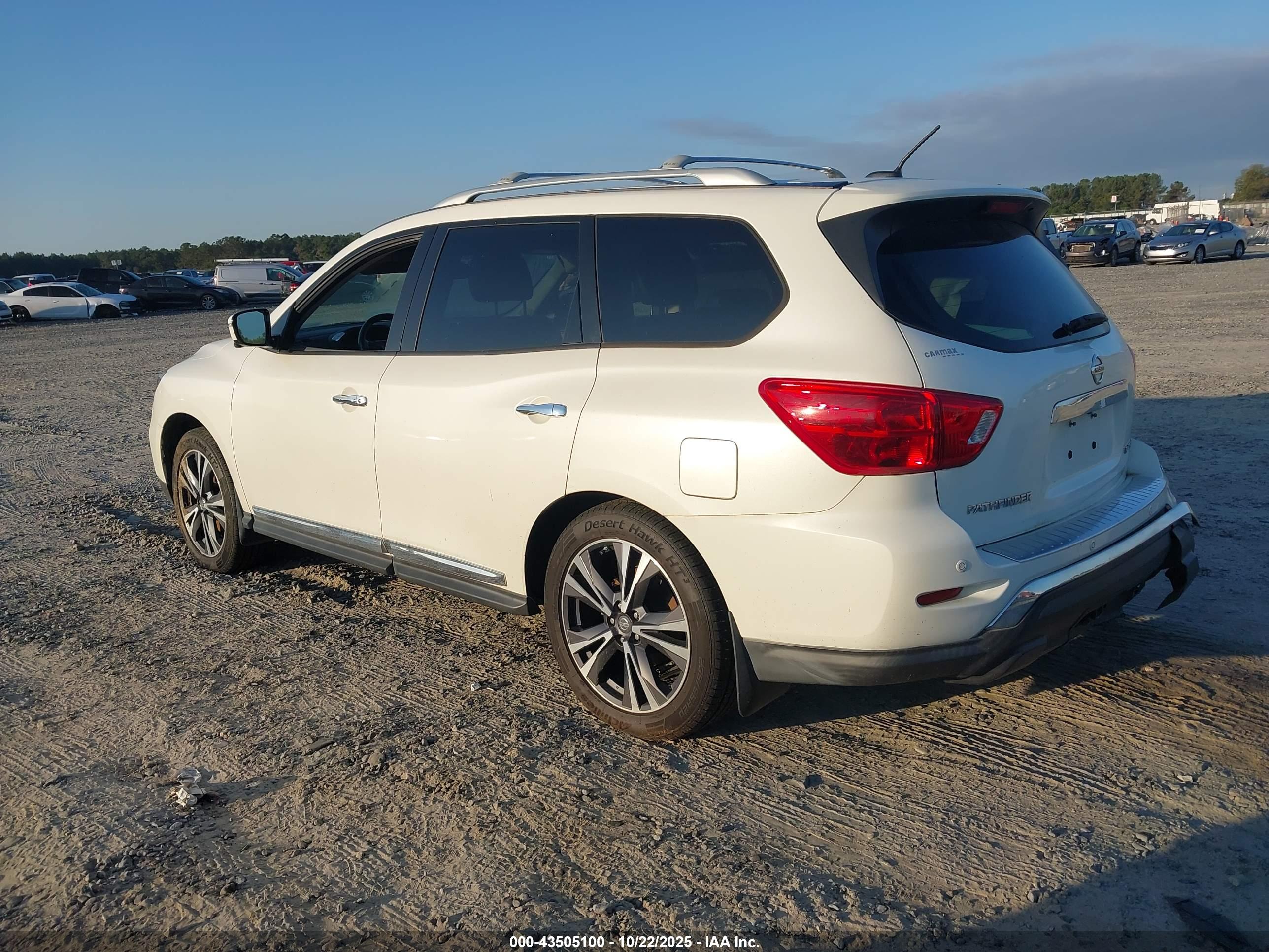 NISSAN PATHFINDER image 3