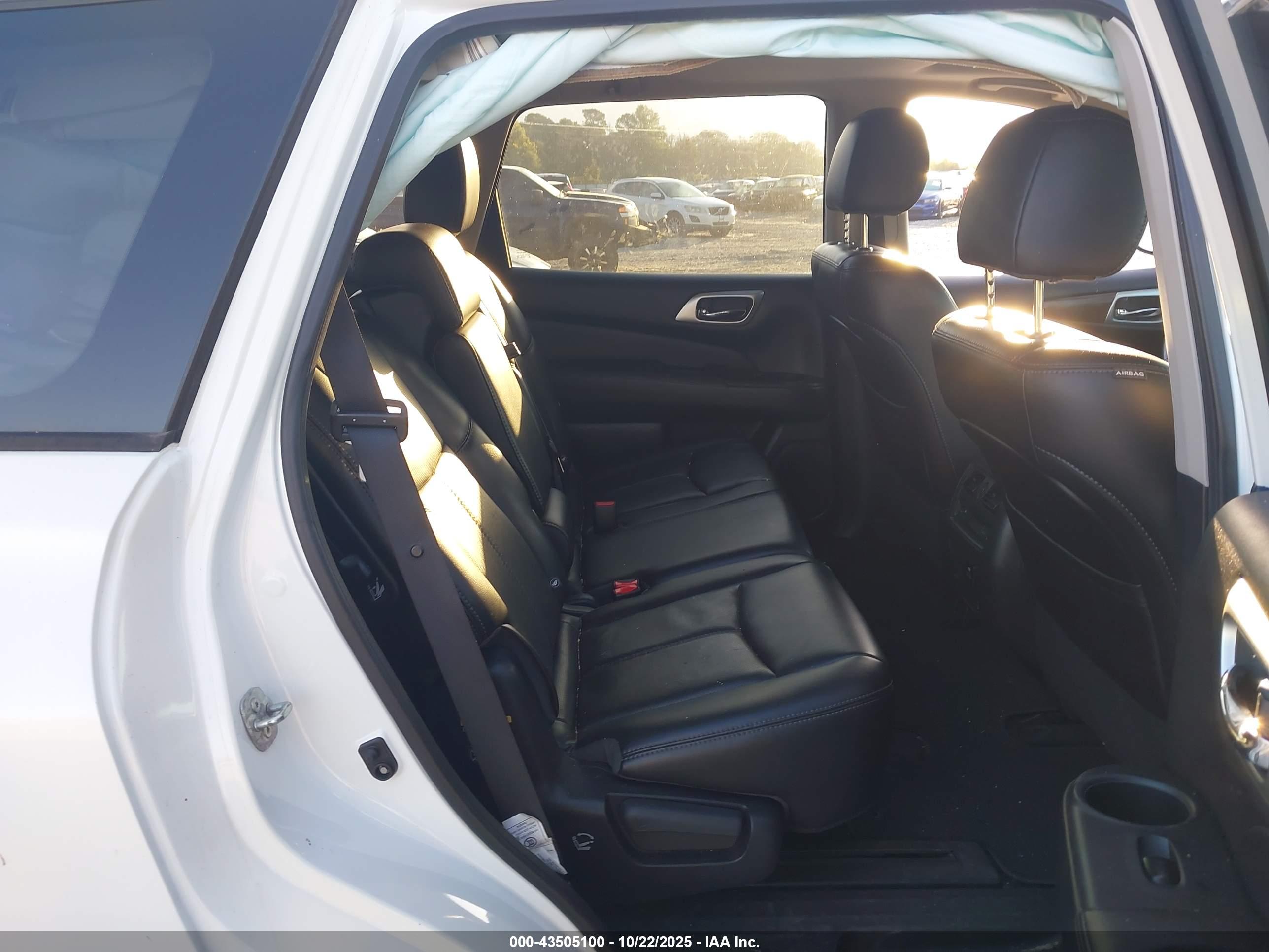 NISSAN PATHFINDER image 8