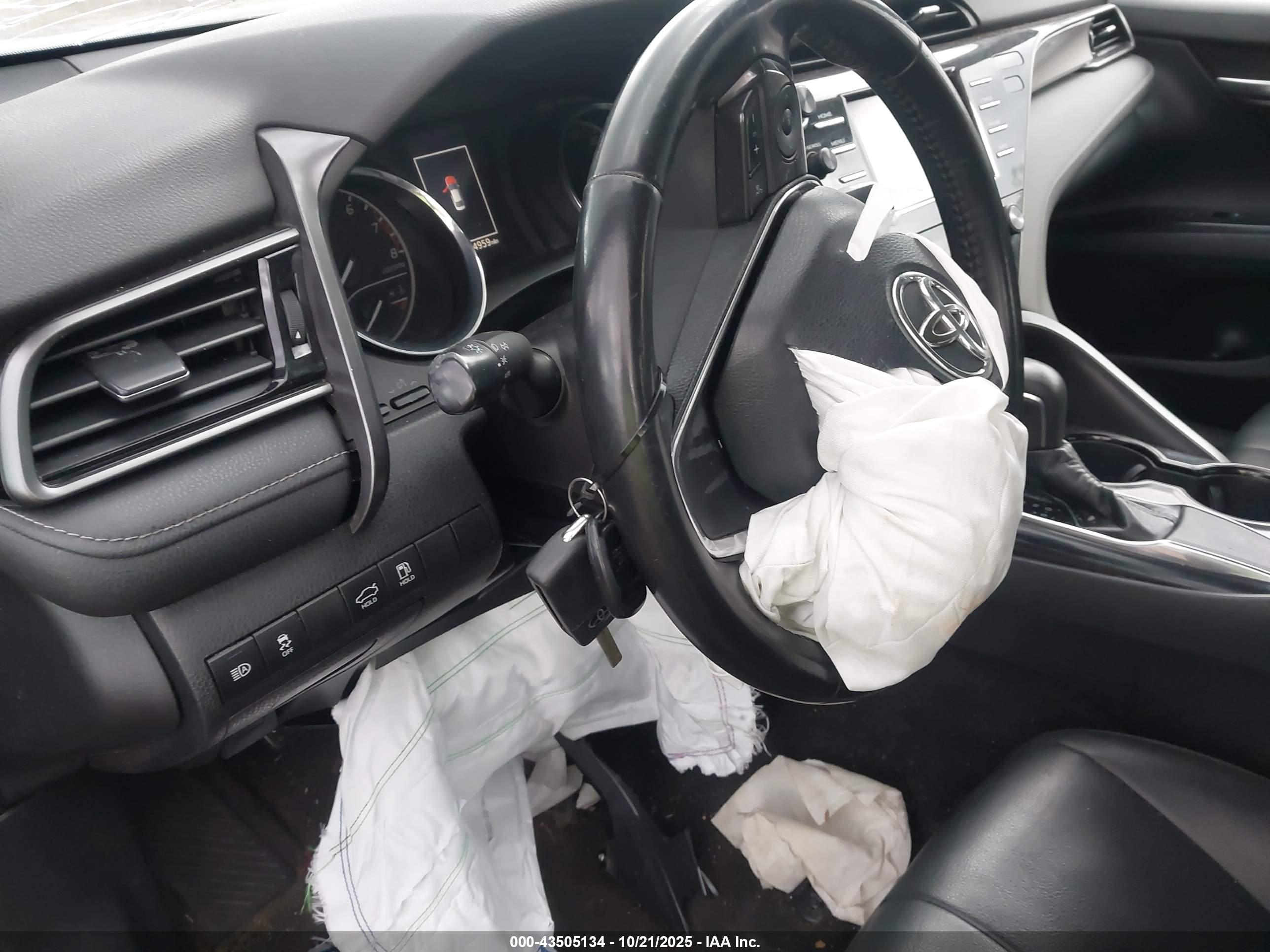 TOYOTA CAMRY image 11