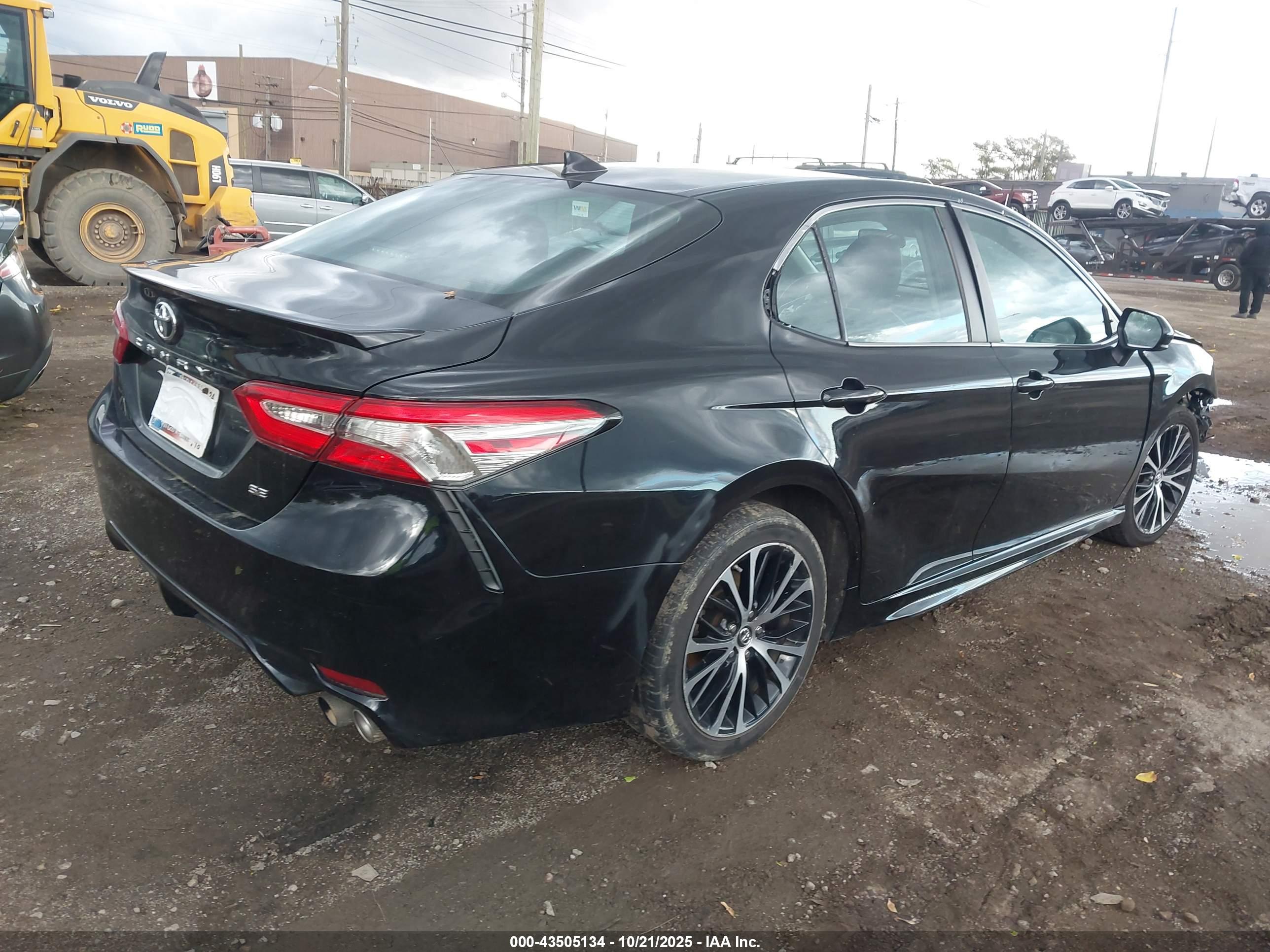 TOYOTA CAMRY image 4