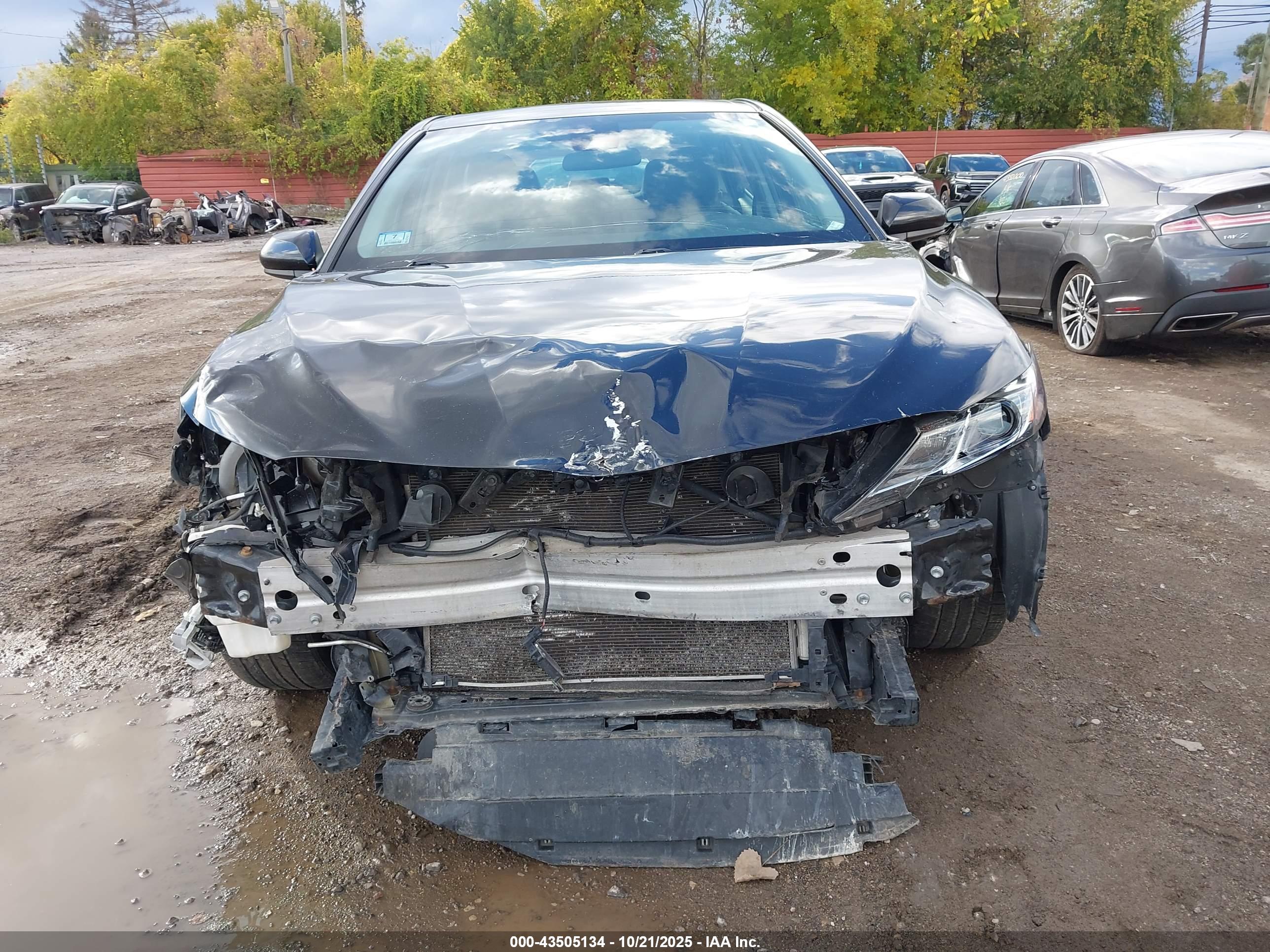 TOYOTA CAMRY image 6