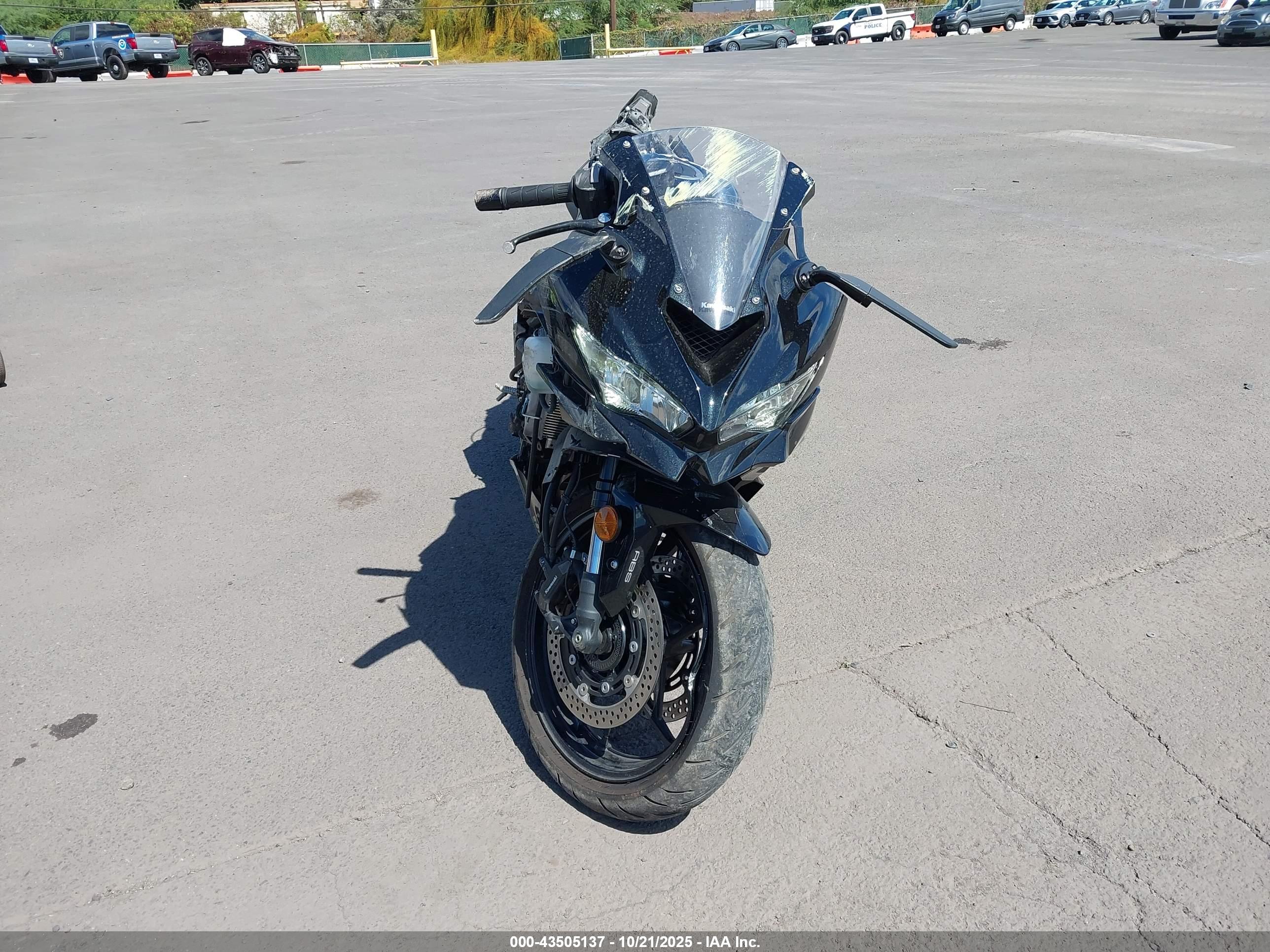 KAWASAKI ZX400 image 5