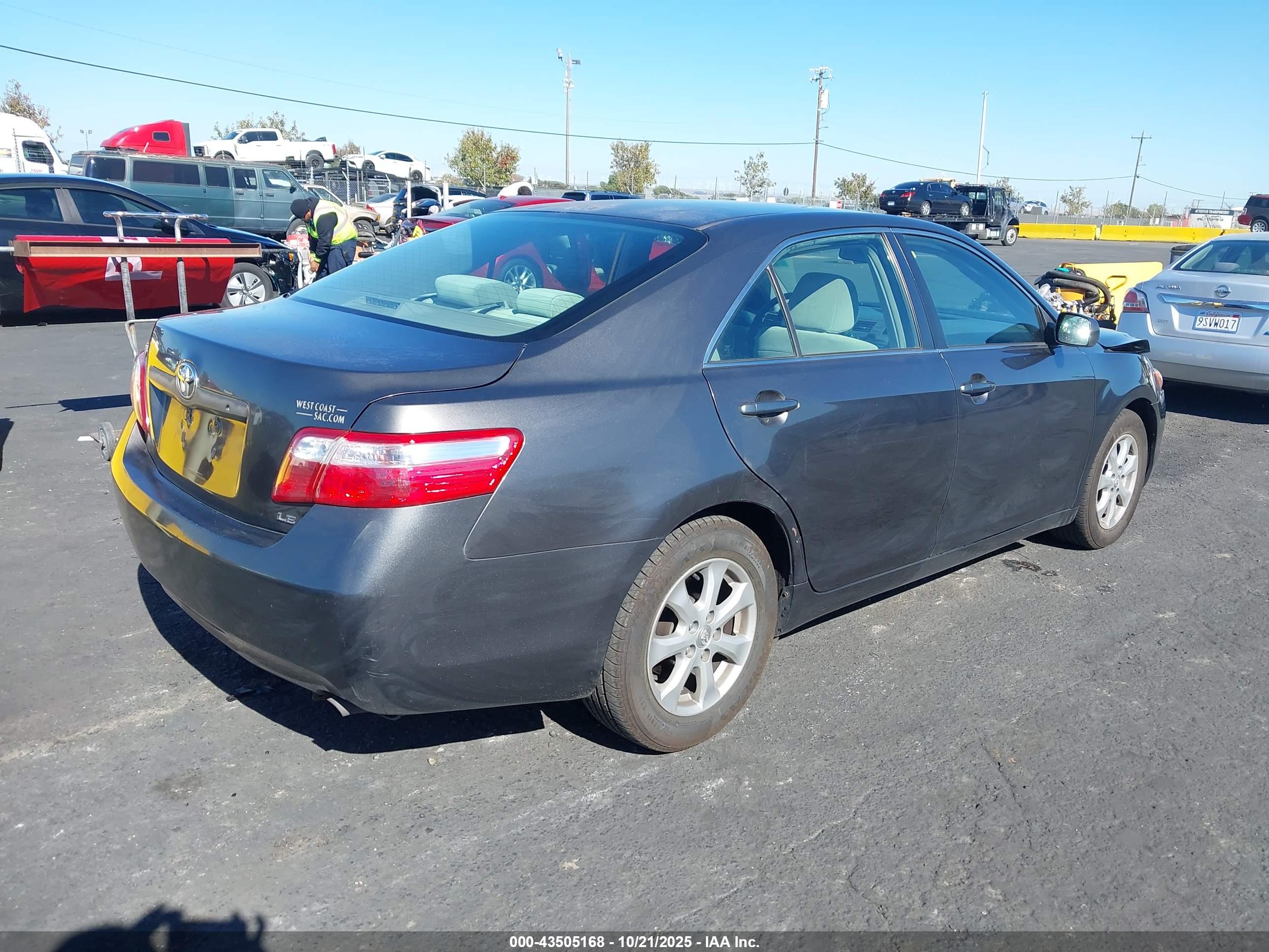 TOYOTA CAMRY image 4