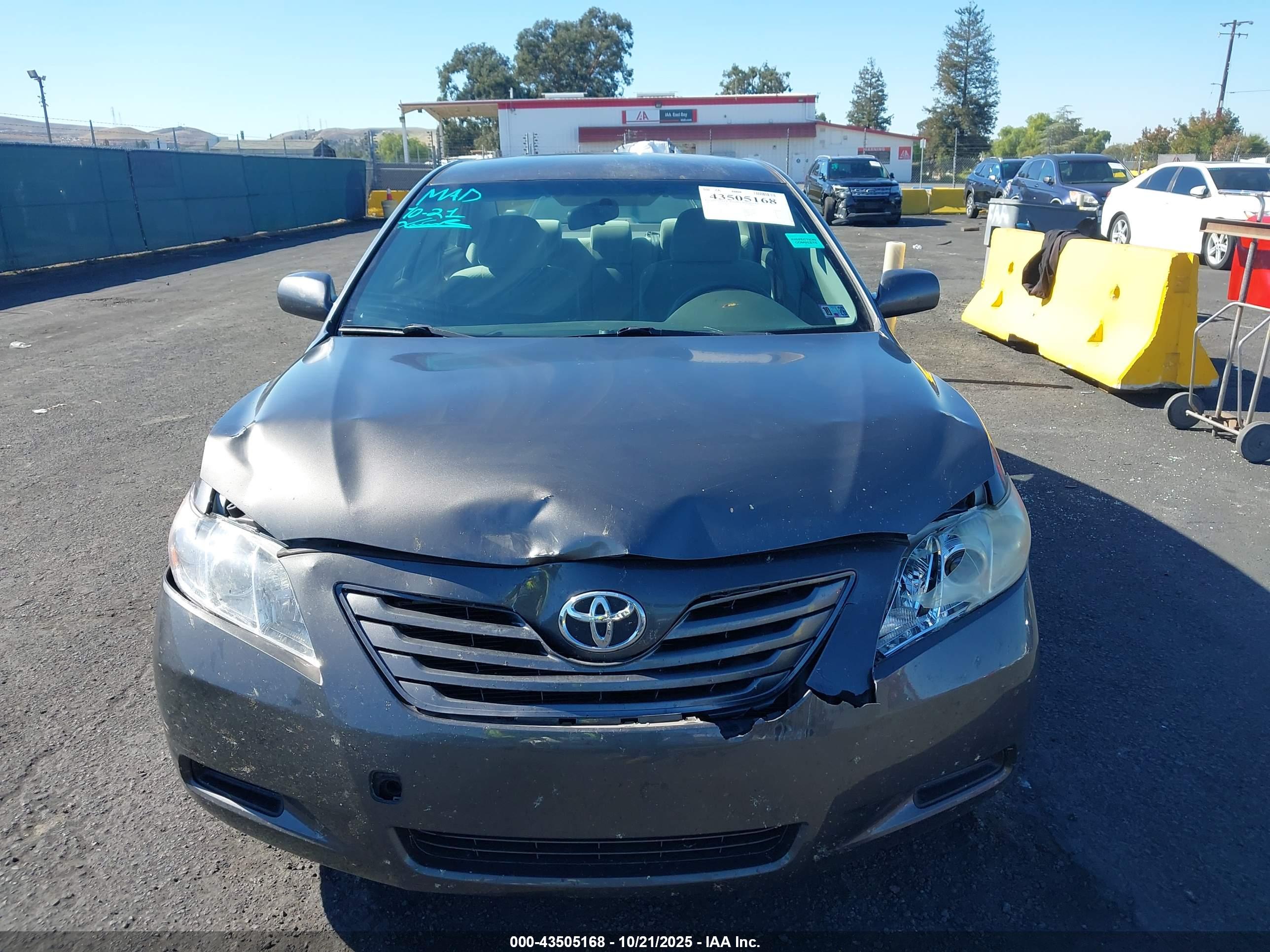 TOYOTA CAMRY image 6