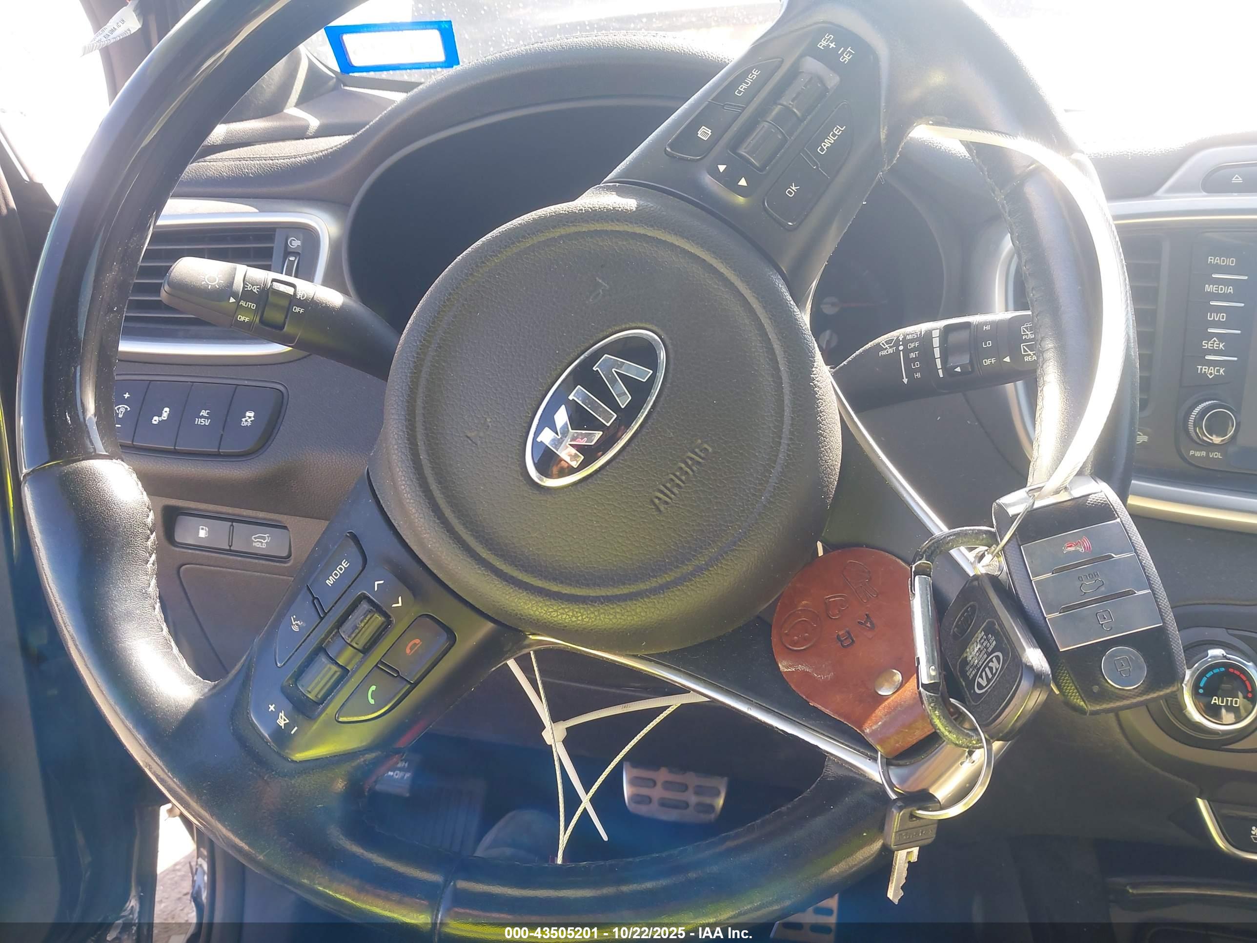 KIA SORENTO image 11