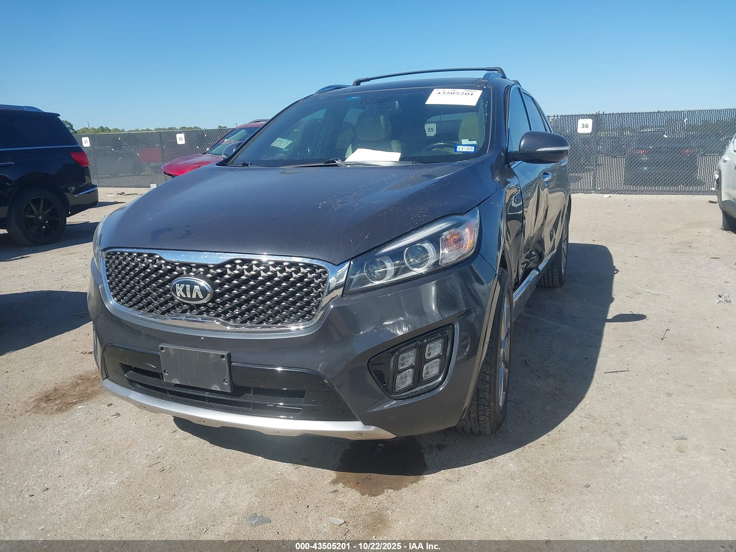 KIA SORENTO image 2
