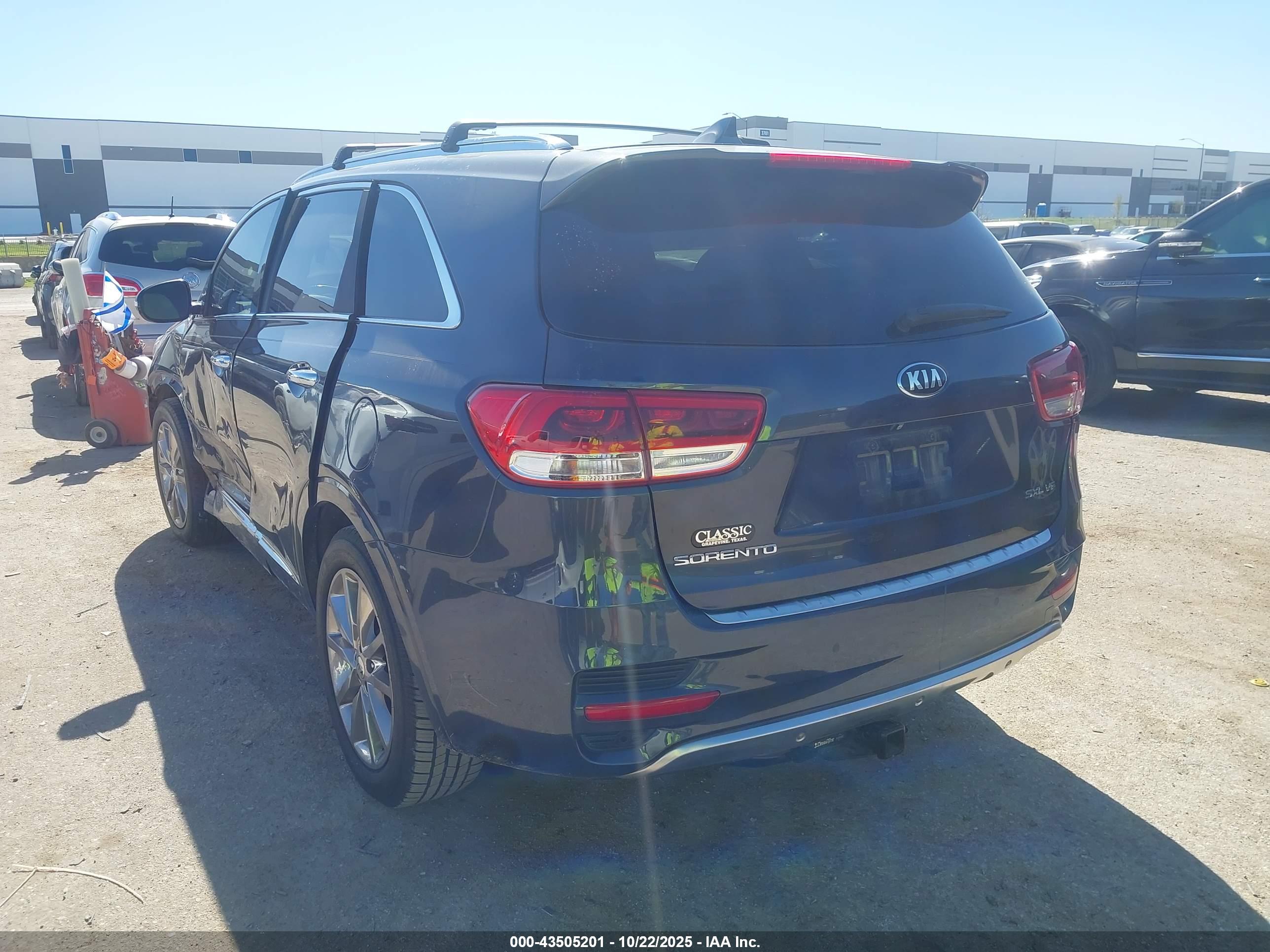 KIA SORENTO image 3