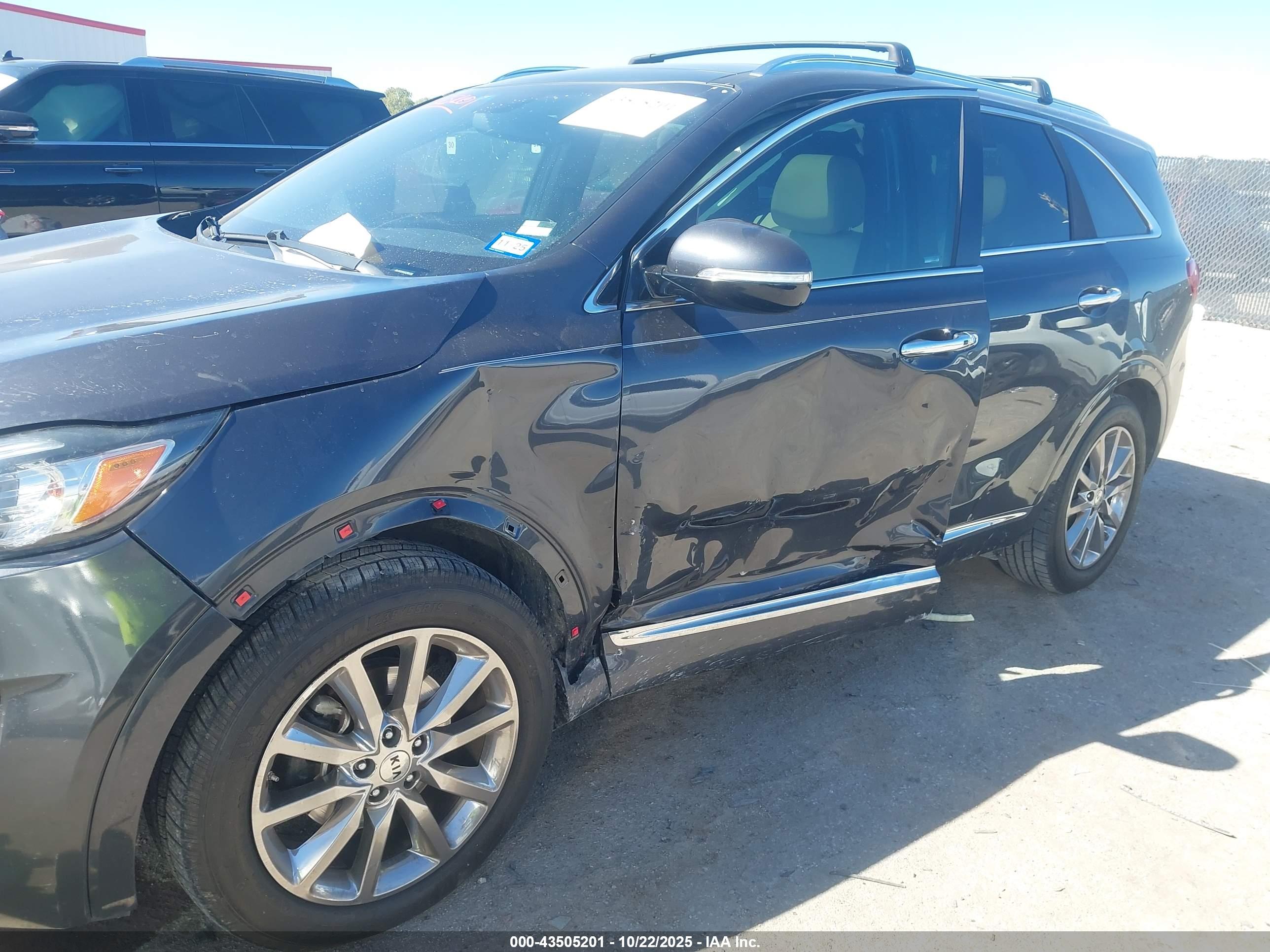 KIA SORENTO image 6