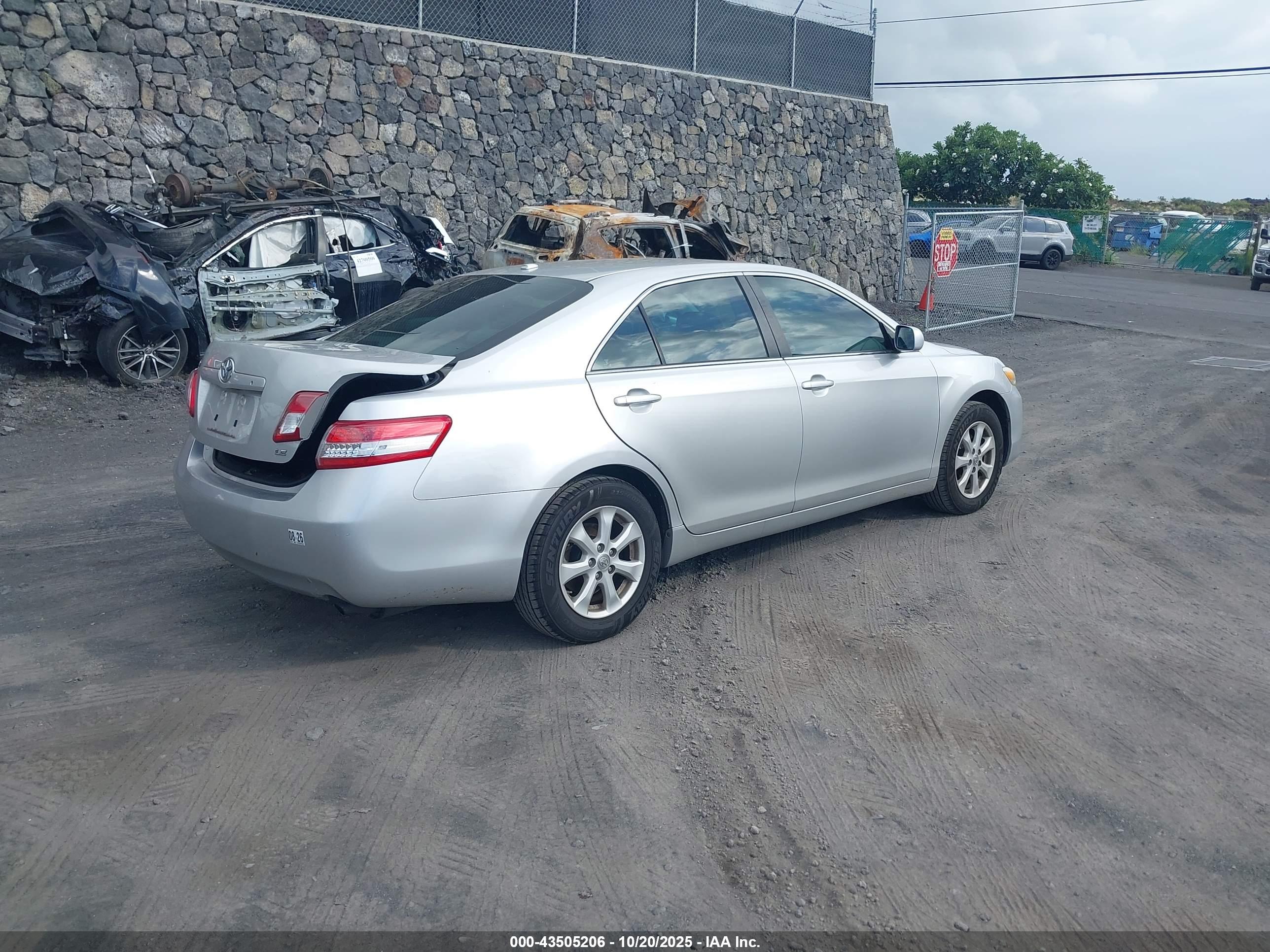 TOYOTA CAMRY image 4