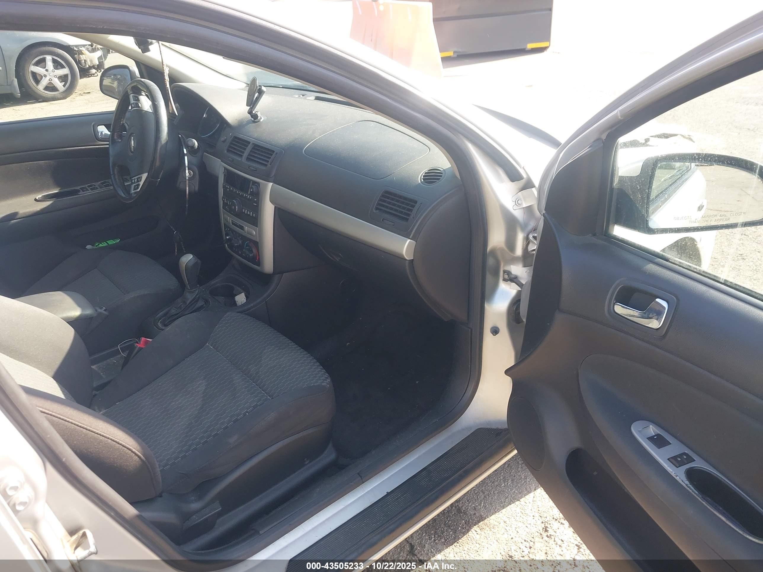 CHEVROLET COBALT image 5