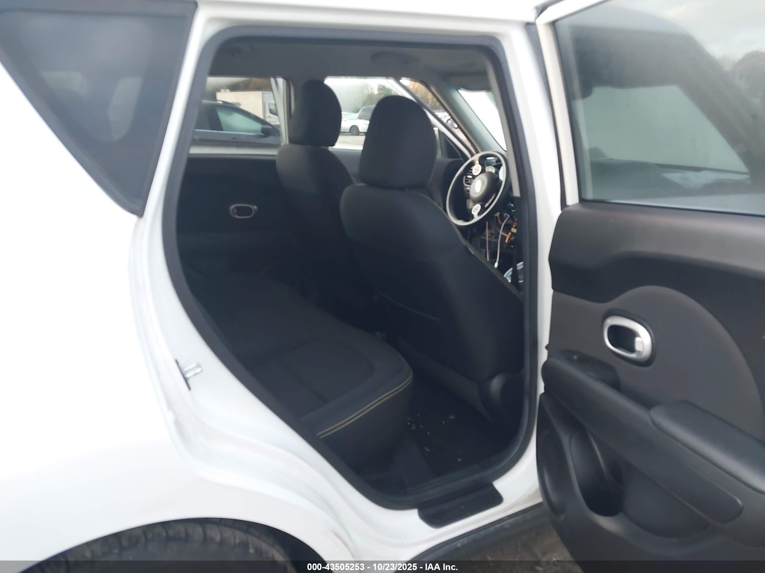 KIA SOUL image 8