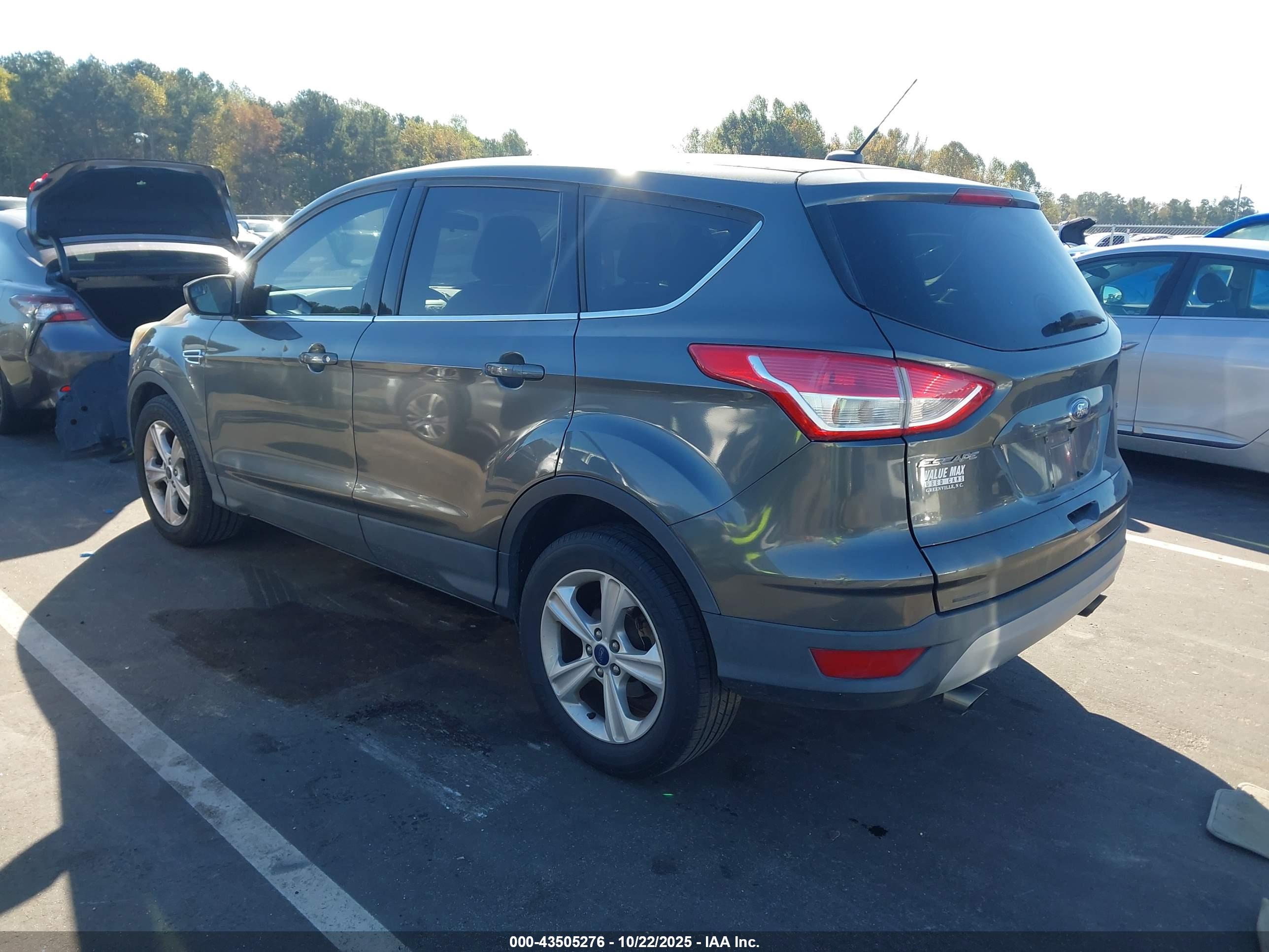 FORD ESCAPE image 3