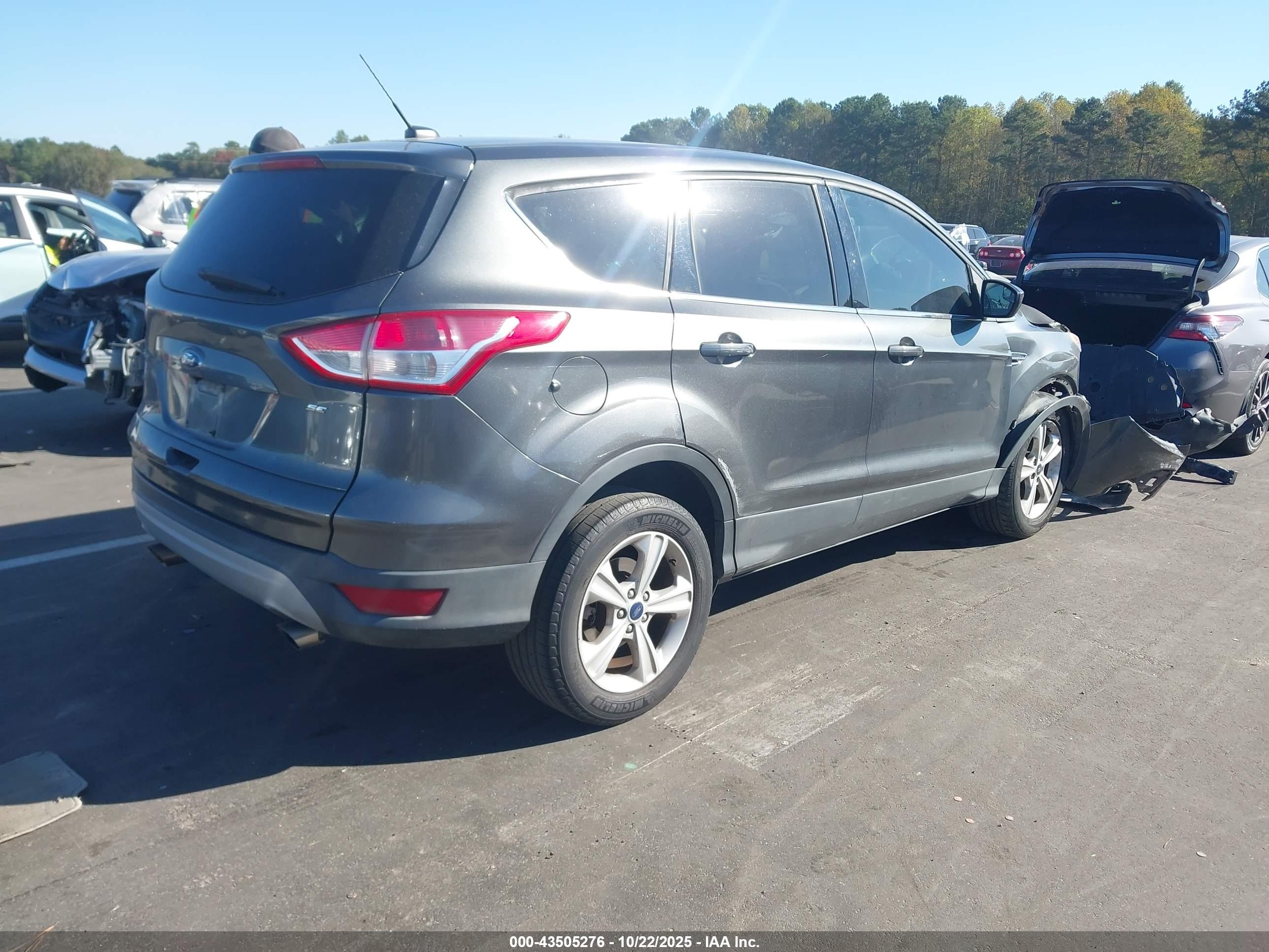 FORD ESCAPE image 4