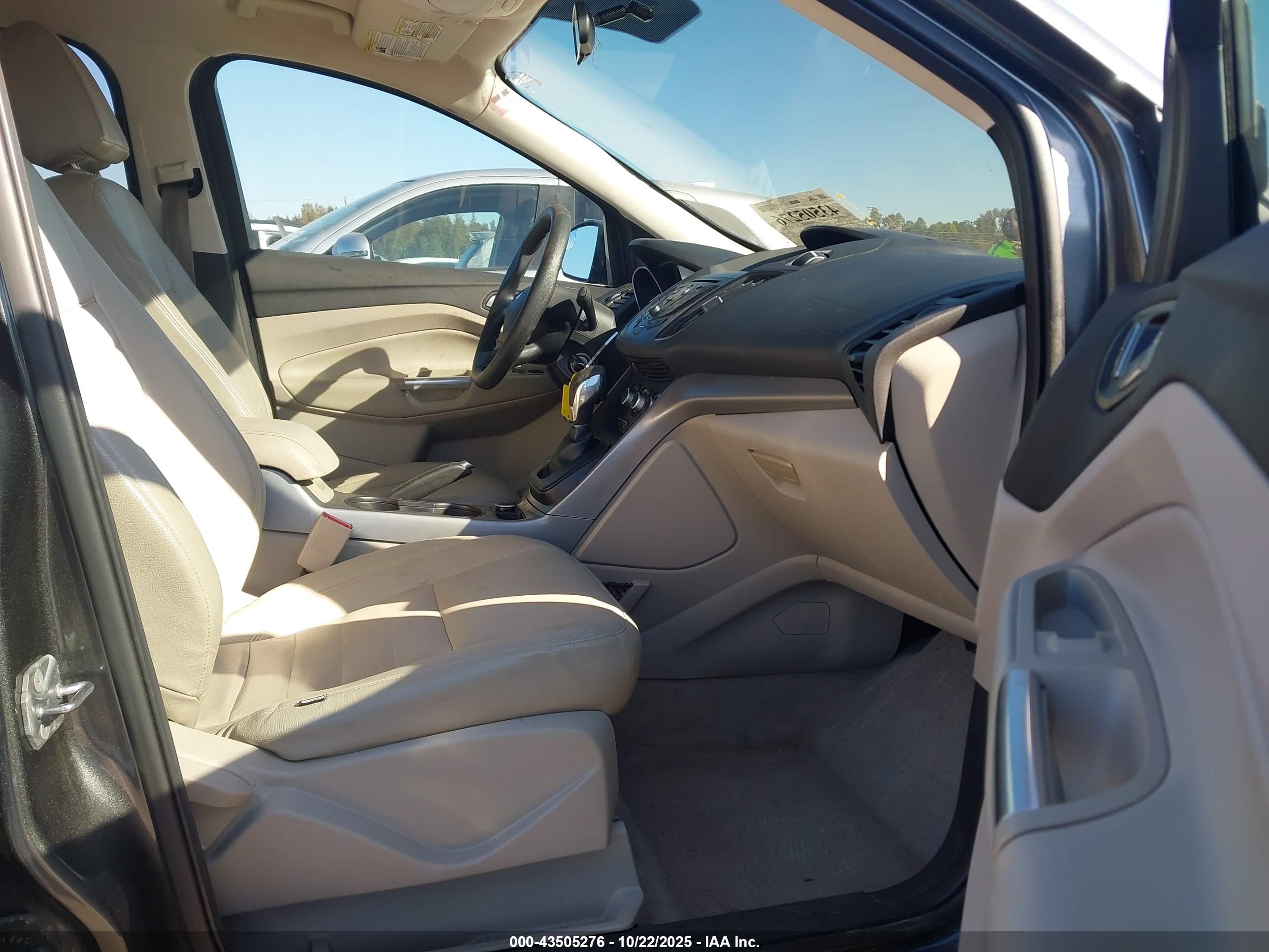 FORD ESCAPE image 5