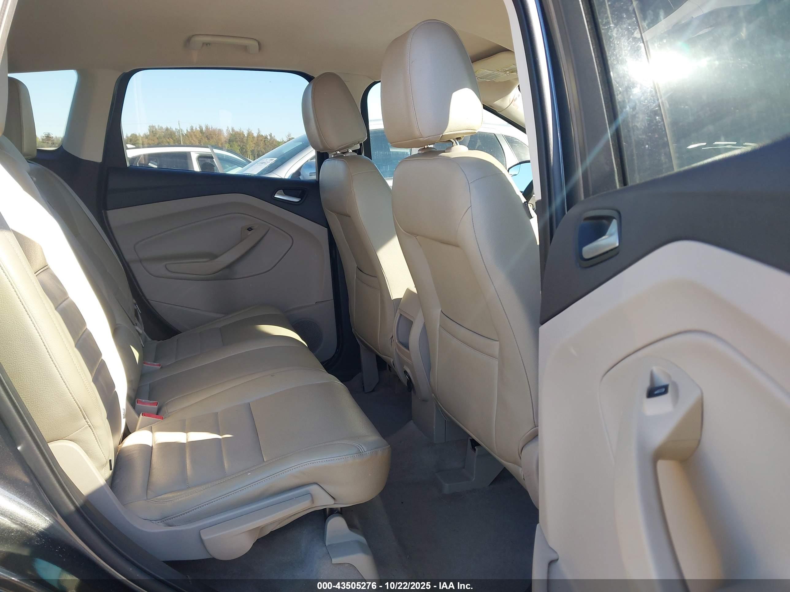 FORD ESCAPE image 8